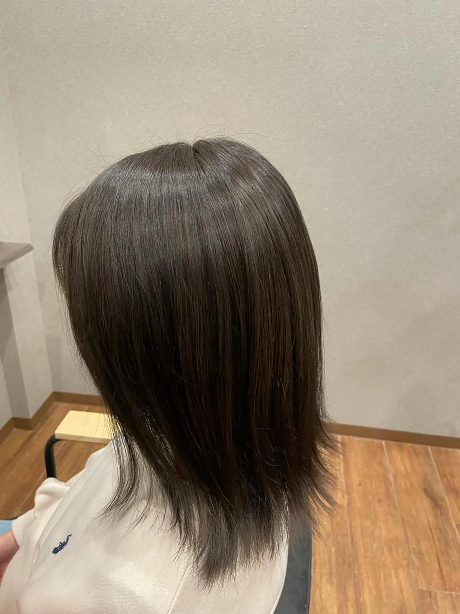 セミロング カラー 透明感カラー グレージュ アイスグレージュ ヘアカラー トリートメント 鵜飼 真伍のヘアスタイル