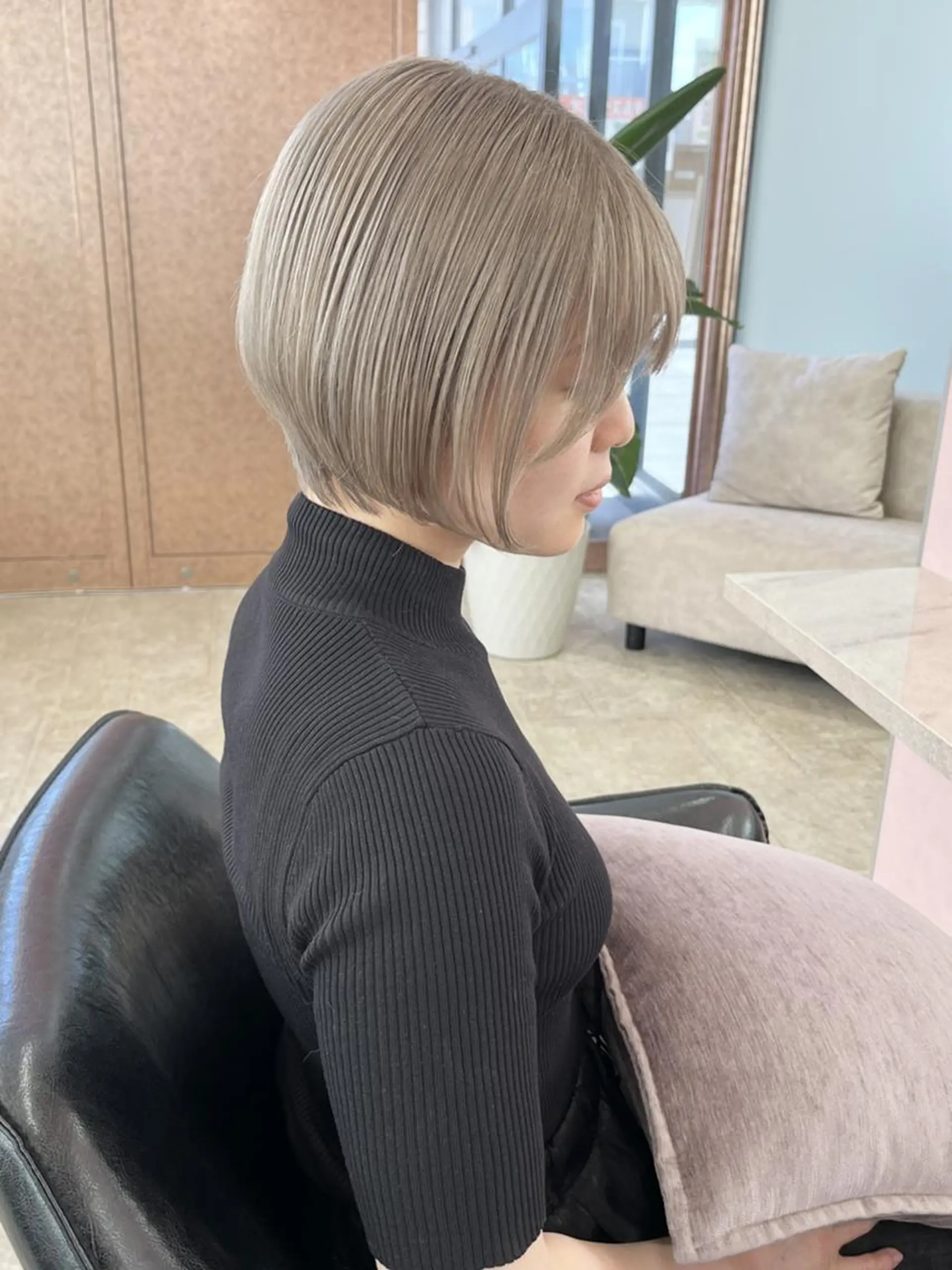 ショート カット ヘアカラー 藤井 貴美子のヘアスタイル