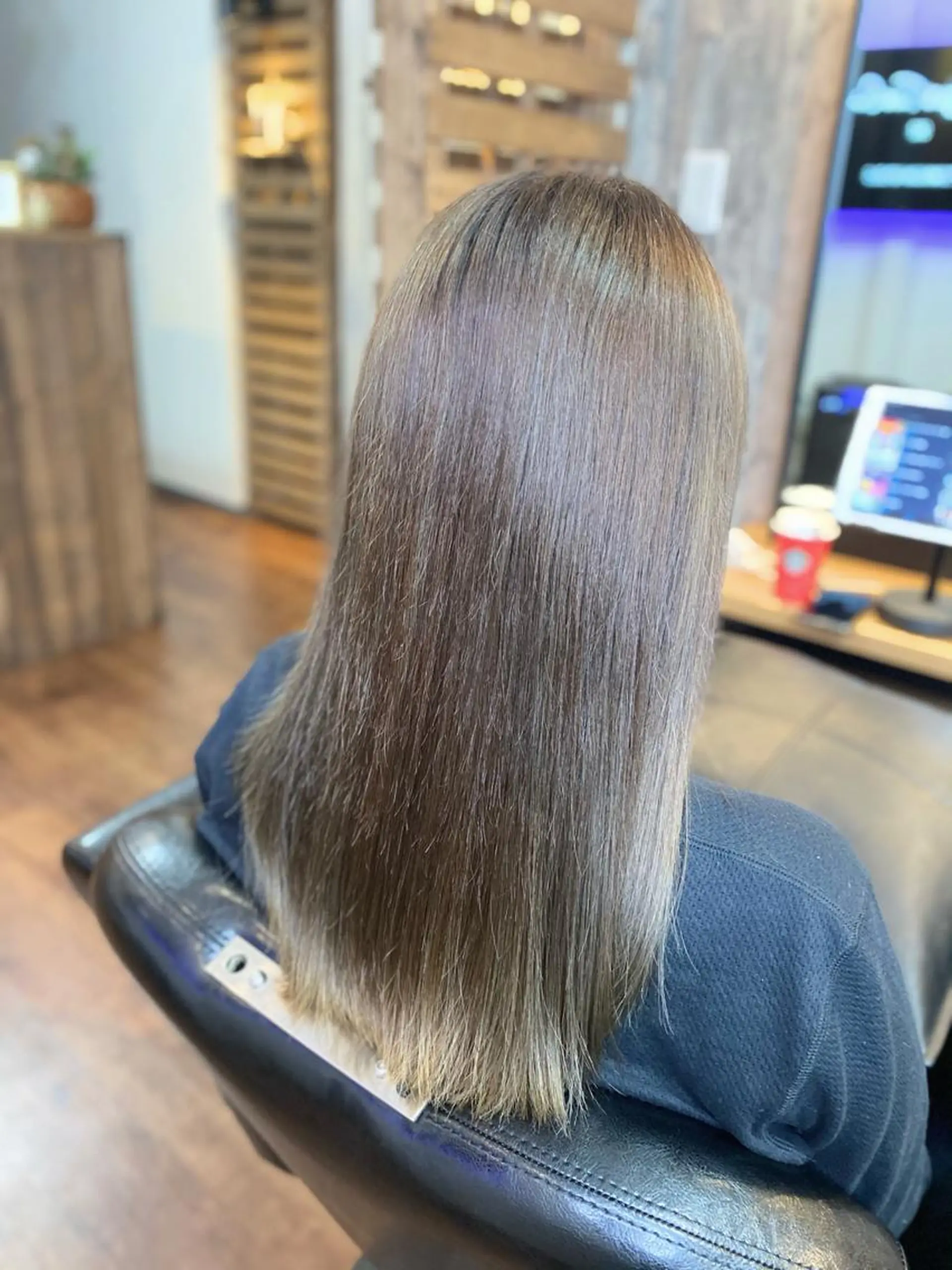 ロング カラー ヘアアレンジ ブリーチ Luzir⭐︎ GEN⭐︎のヘアスタイル