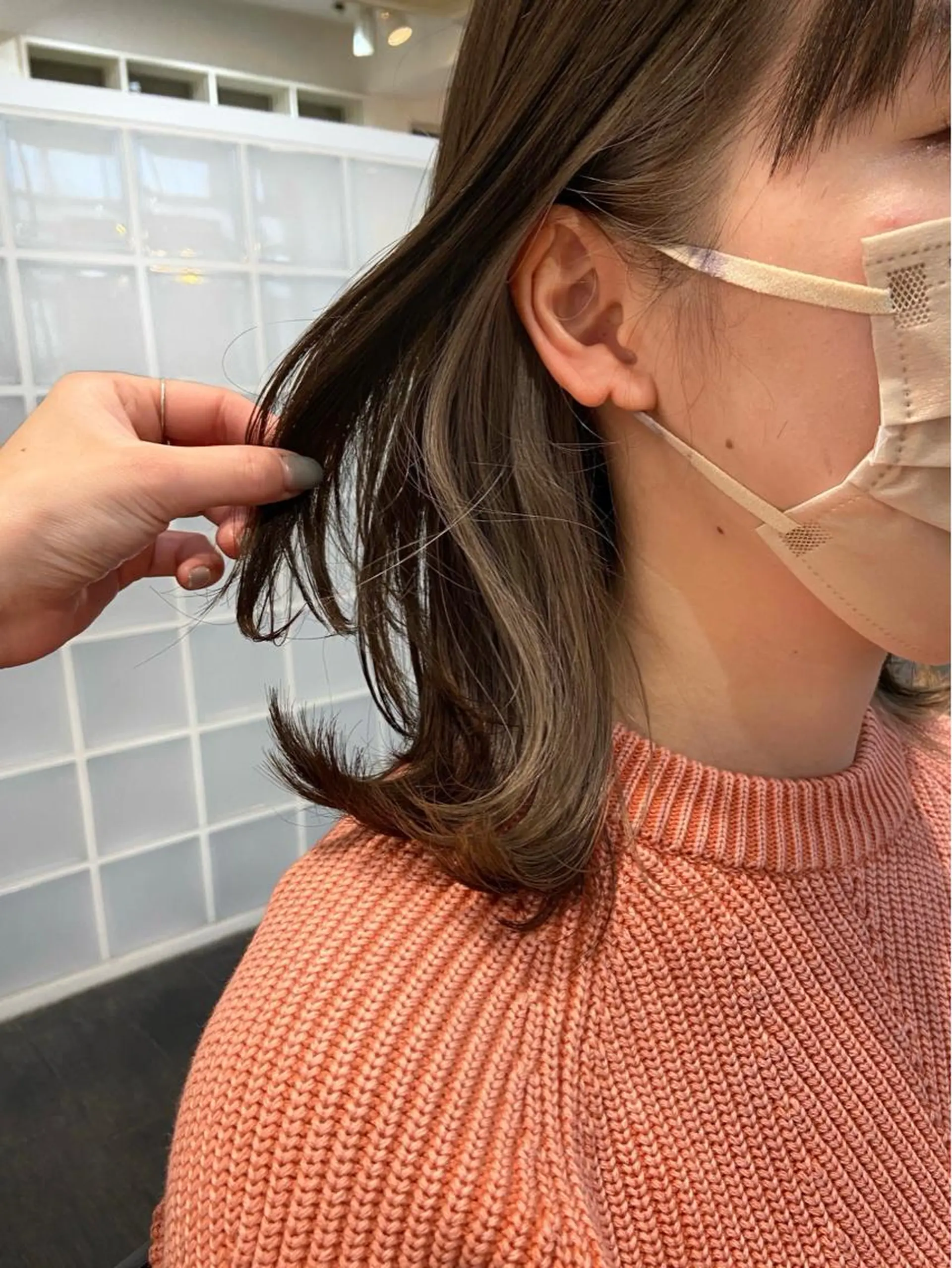 ミディアム shiori ﾍﾞｰｼﾞｭｶﾗｰのヘアスタイル