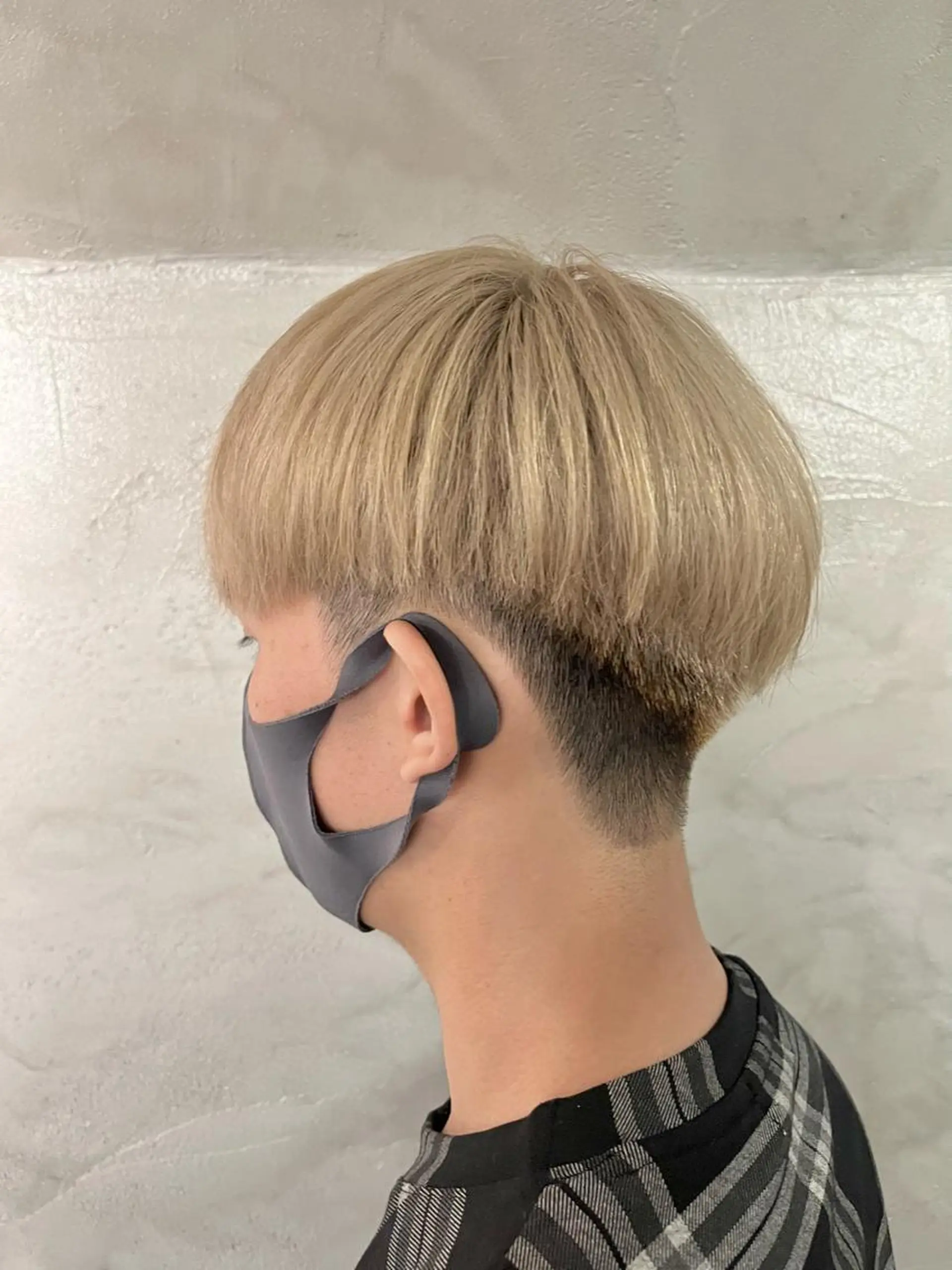 カラー メンズ ブロンド ホワイトブロンド ヘアカラー 透明感カラー/ ブリーチ無し/RYOのヘアスタイル