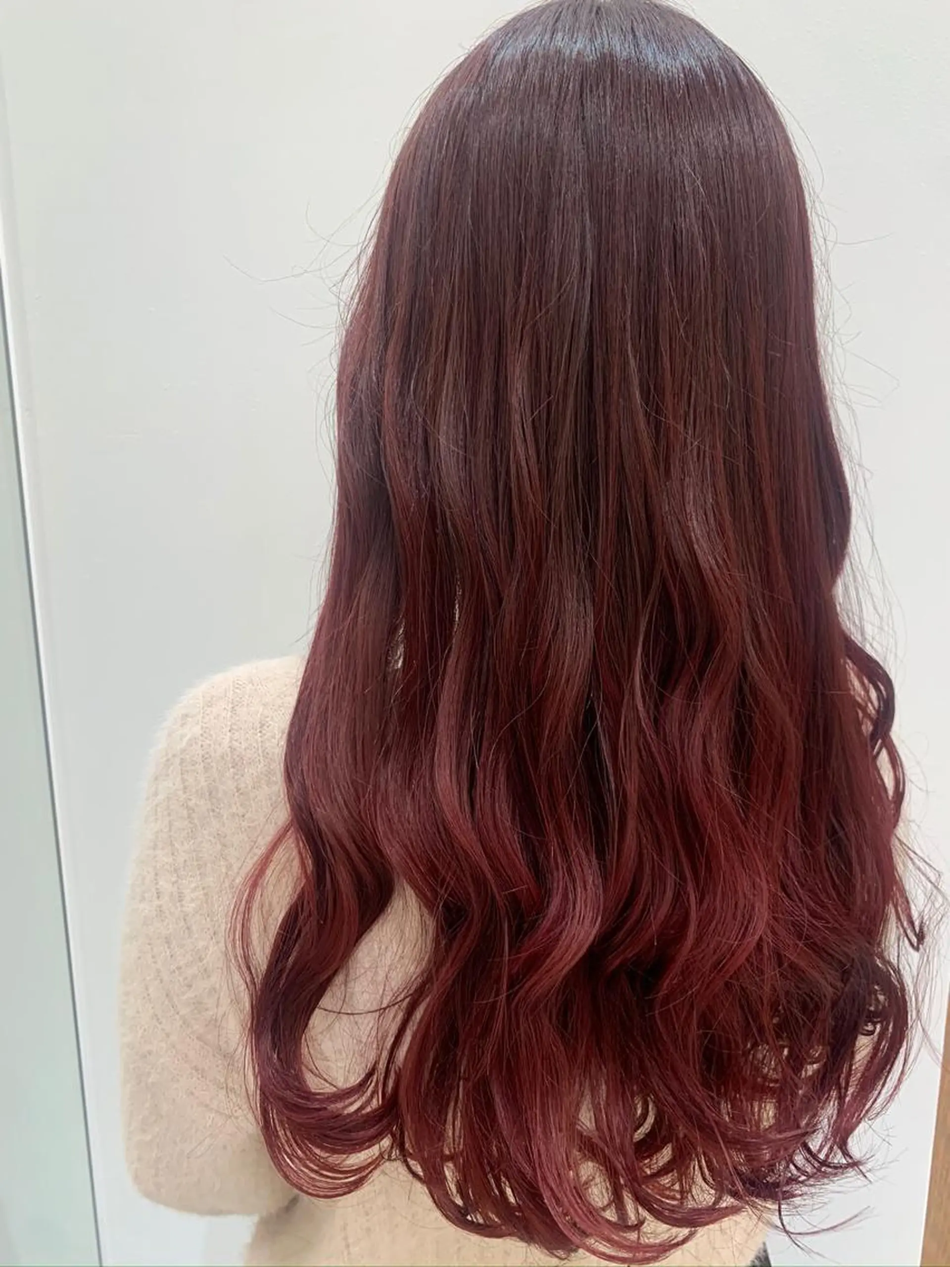 カラー ブリーチ ピンクカラー レッドカラー カット ヘアカラー トリートメント ヘッドスパ 近 紗理奈のヘアスタイル