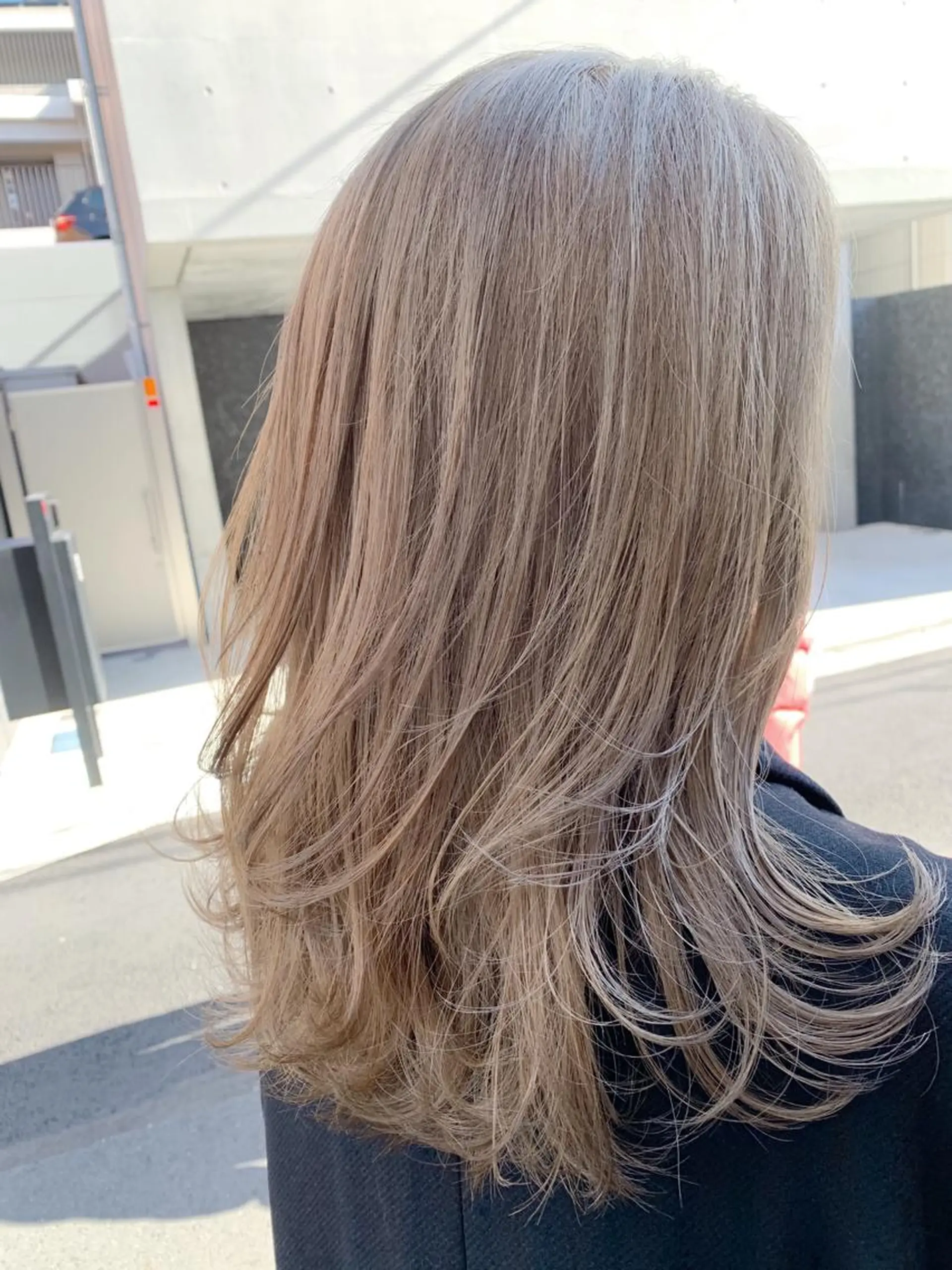 セミロング カラー グレージュ ミルクティーグレージュ 【完全マンツー 恵比寿】佐藤 翔のヘアスタイル