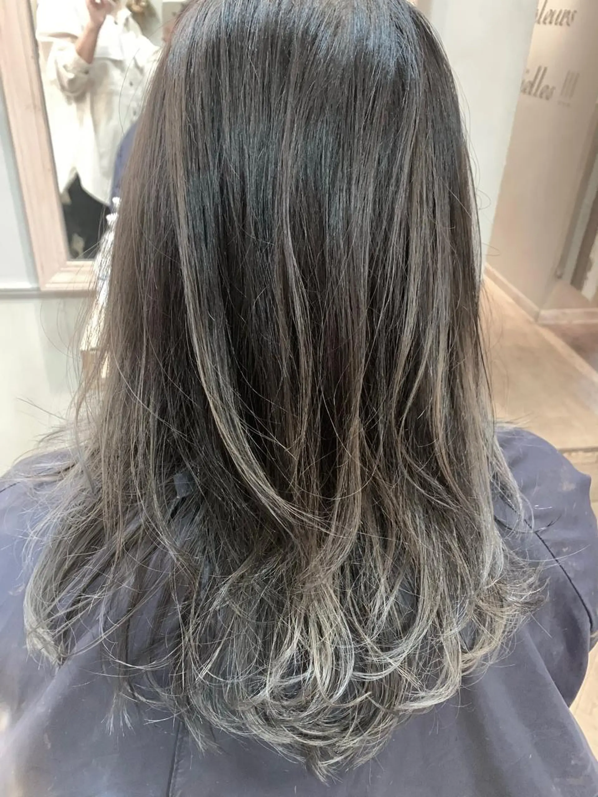 ロング カラー coupe ciseauxのヘアスタイル