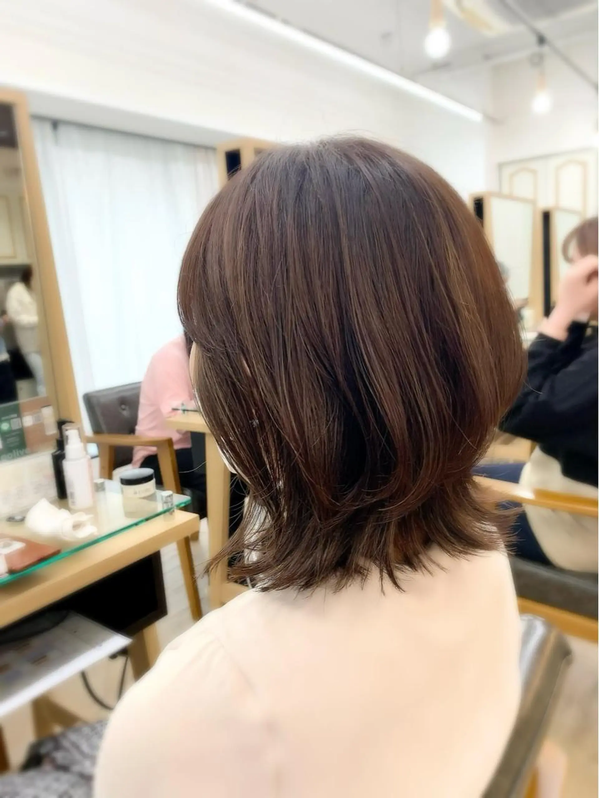 ミディアム カラー パーマ ヘアアレンジ メンズ キッズ ネイル マツエク・マツパ アイブロウ レイヤーカット 🌿透け感カラーのヘアスタイル