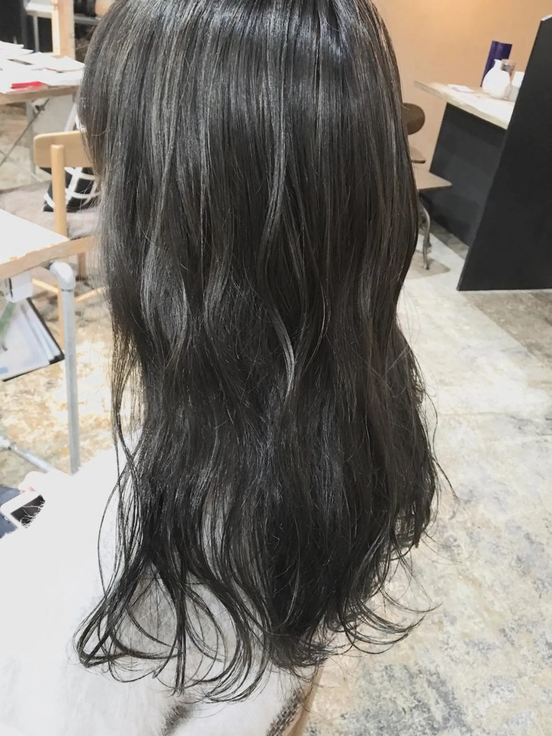 ロング カラー グレージュ ハイライトカラー ハイライト 半個室女性salon 🩰Natsumiのヘアスタイル