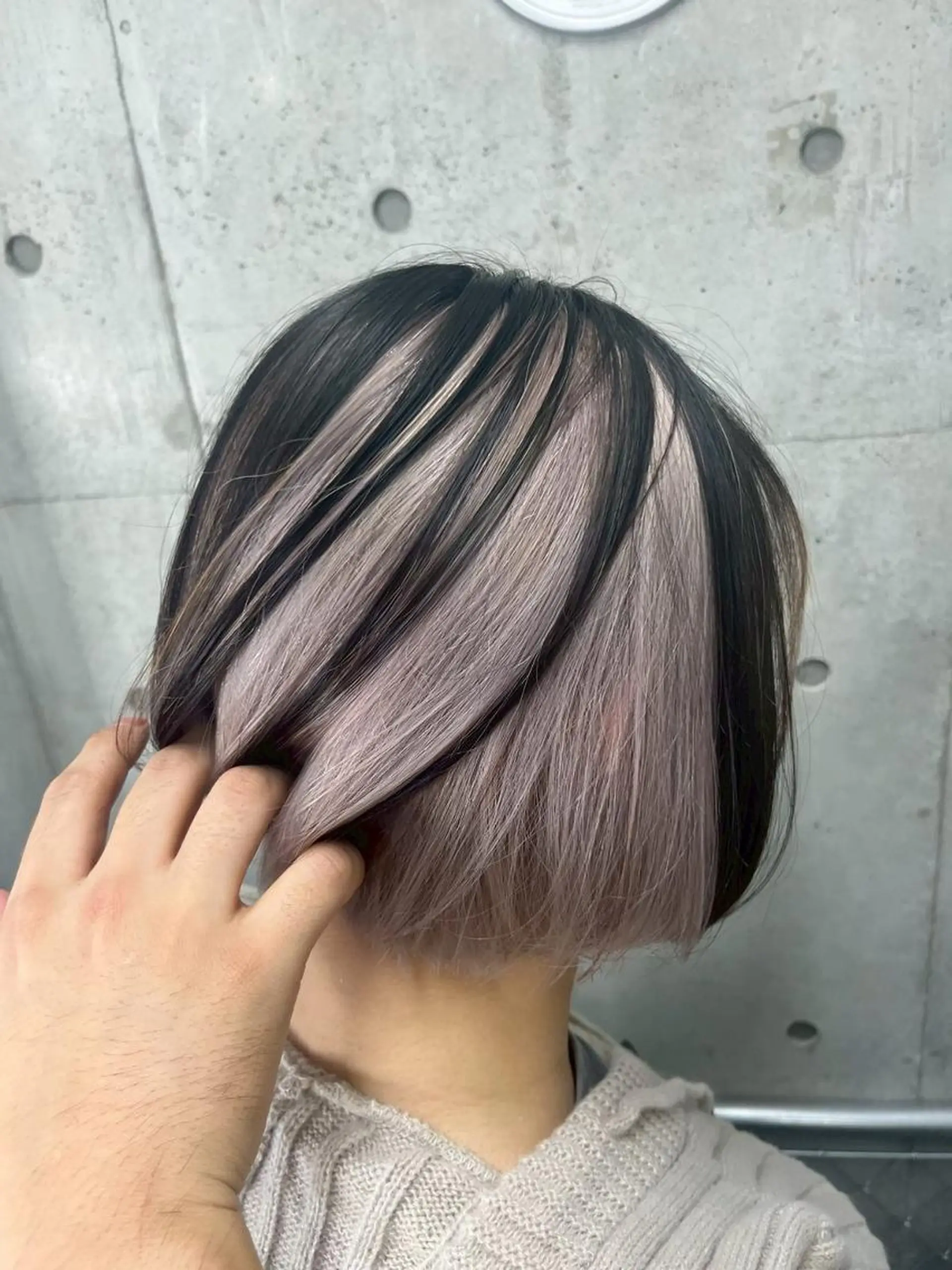 カラー ウルフカットデザイン カラー特化アールイーのヘアスタイル