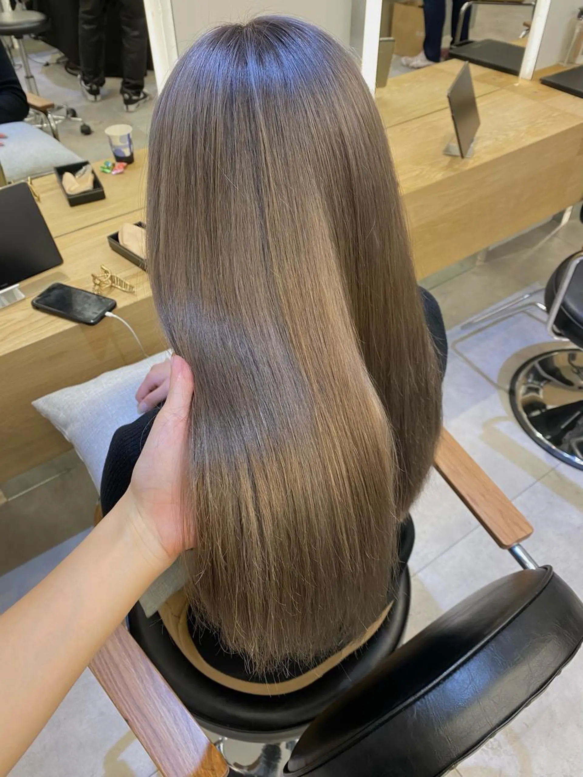 セミロング カラー ベージュカラー ブリーチ トリートメント 中村 かおりのヘアスタイル