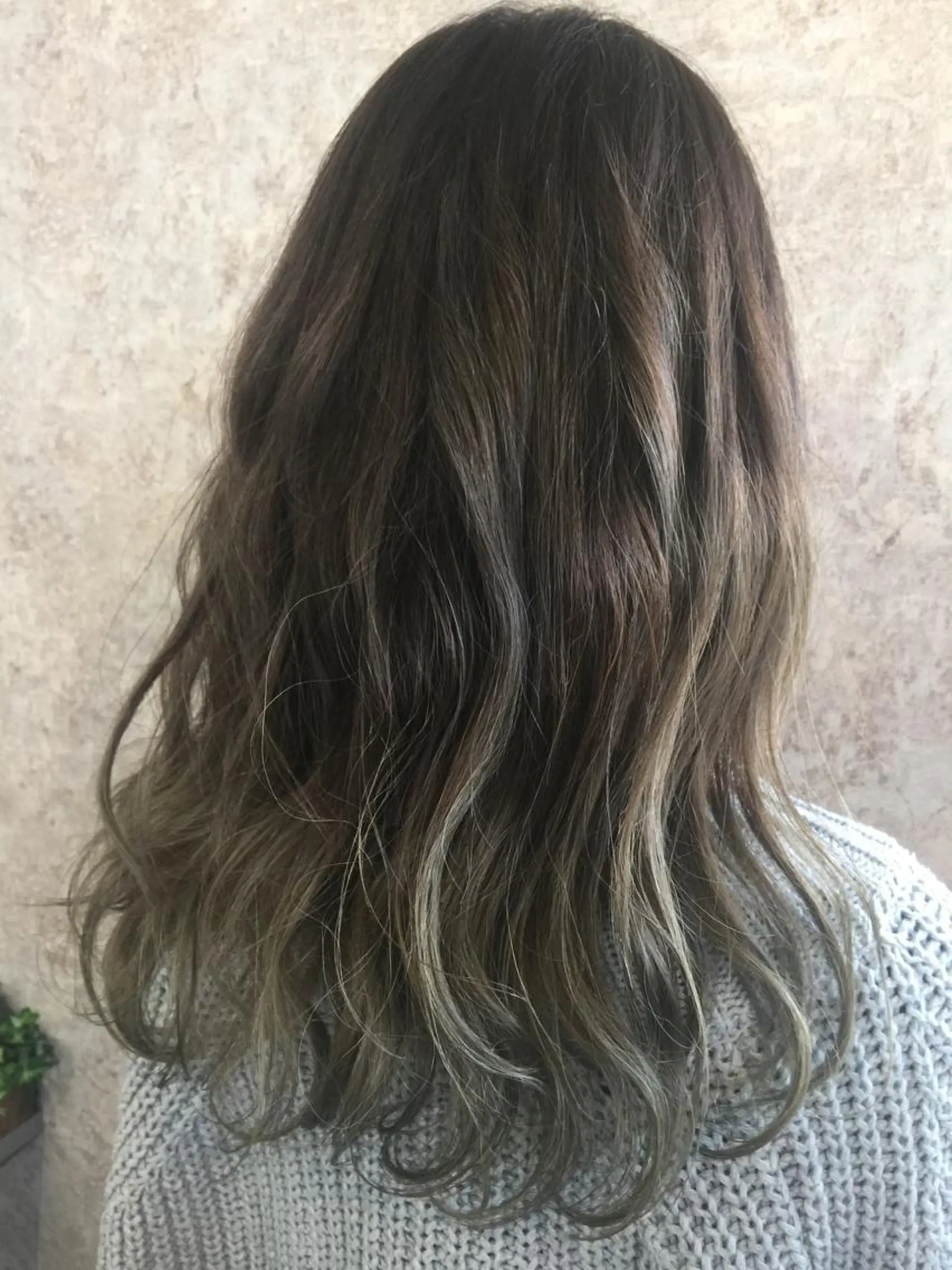 ミディアム アッシュ ank classic hair【アンククラシックヘアー】所属・メンズスタイル バレイヤージュ　齋藤のヘアスタイル