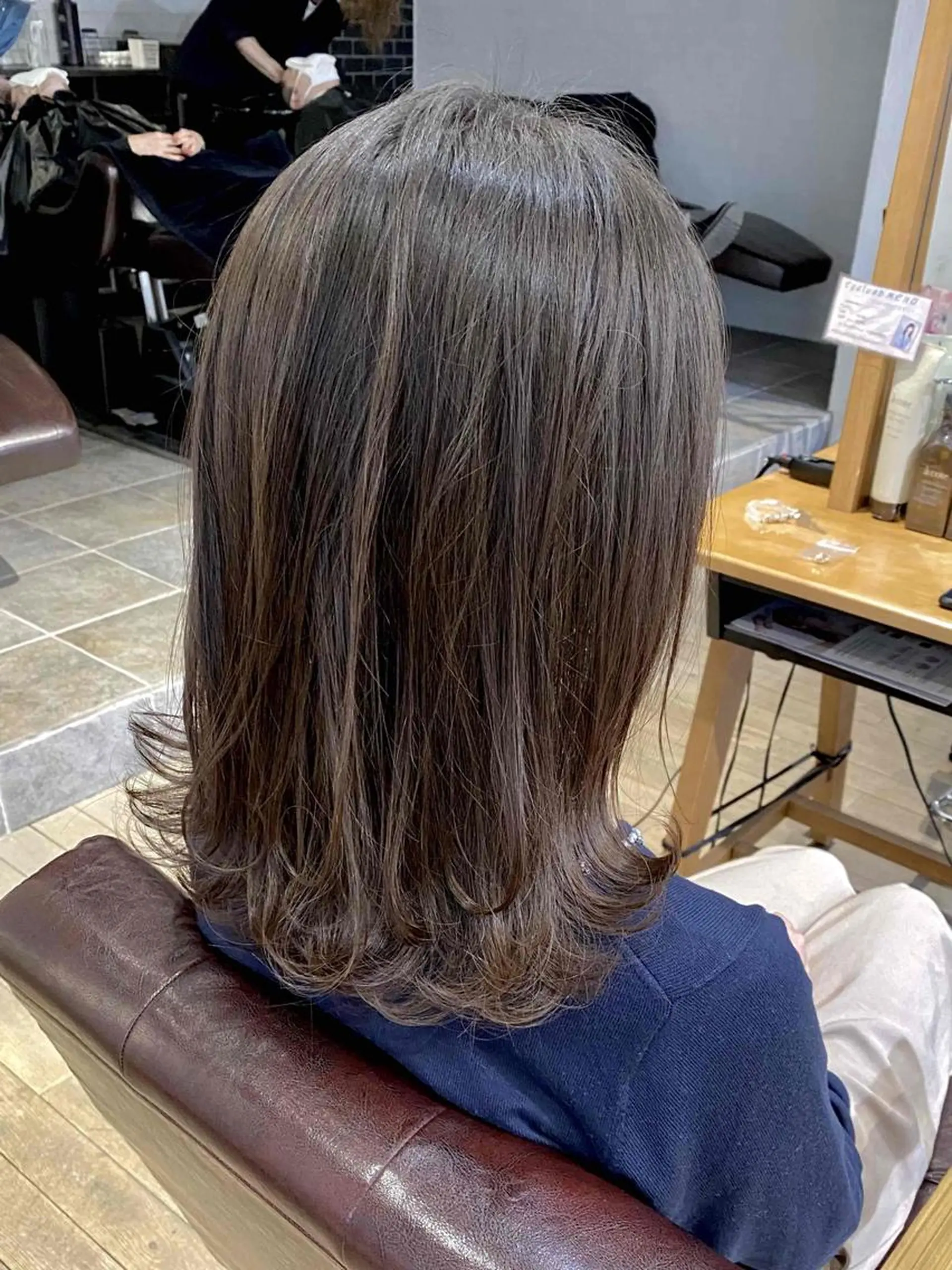 ミディアム カラー ボブレイヤー バレイヤージュ ブリーチ ボブ くびれヘア 前田 裕介のヘアスタイル