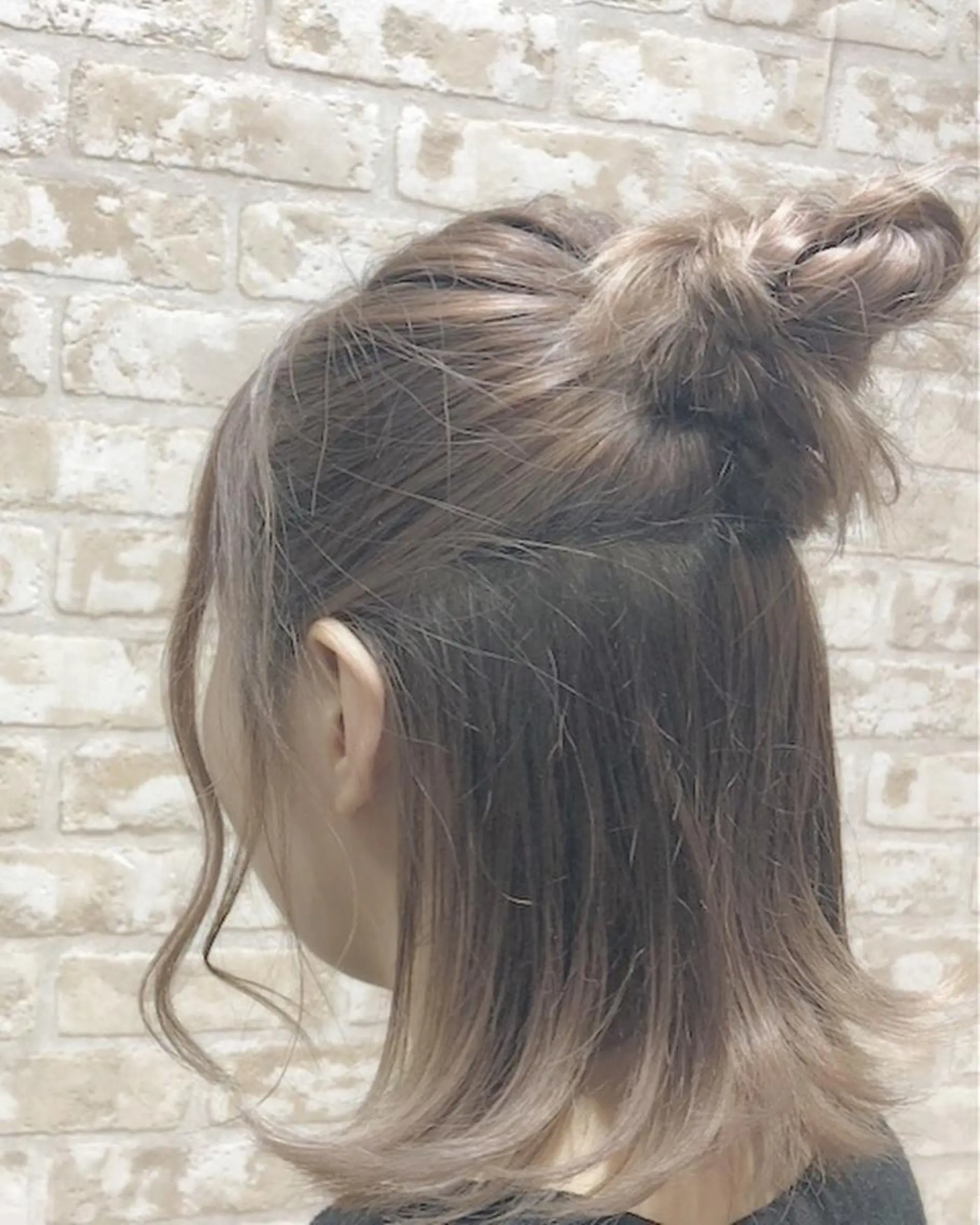 カラー ダブルカラー 岩渕 由里香のヘアスタイル