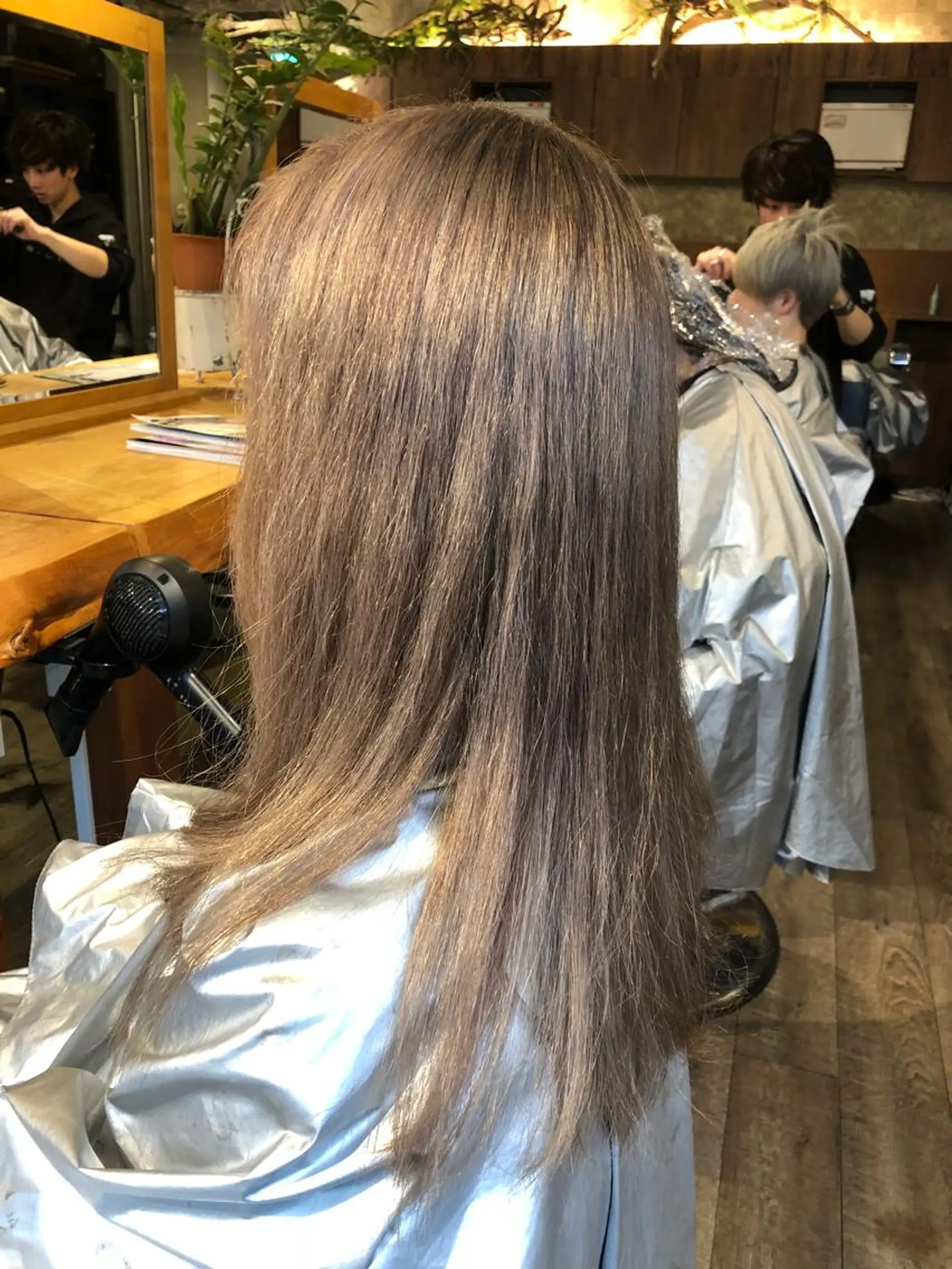 ロング ISHIMORI  のヘアスタイル