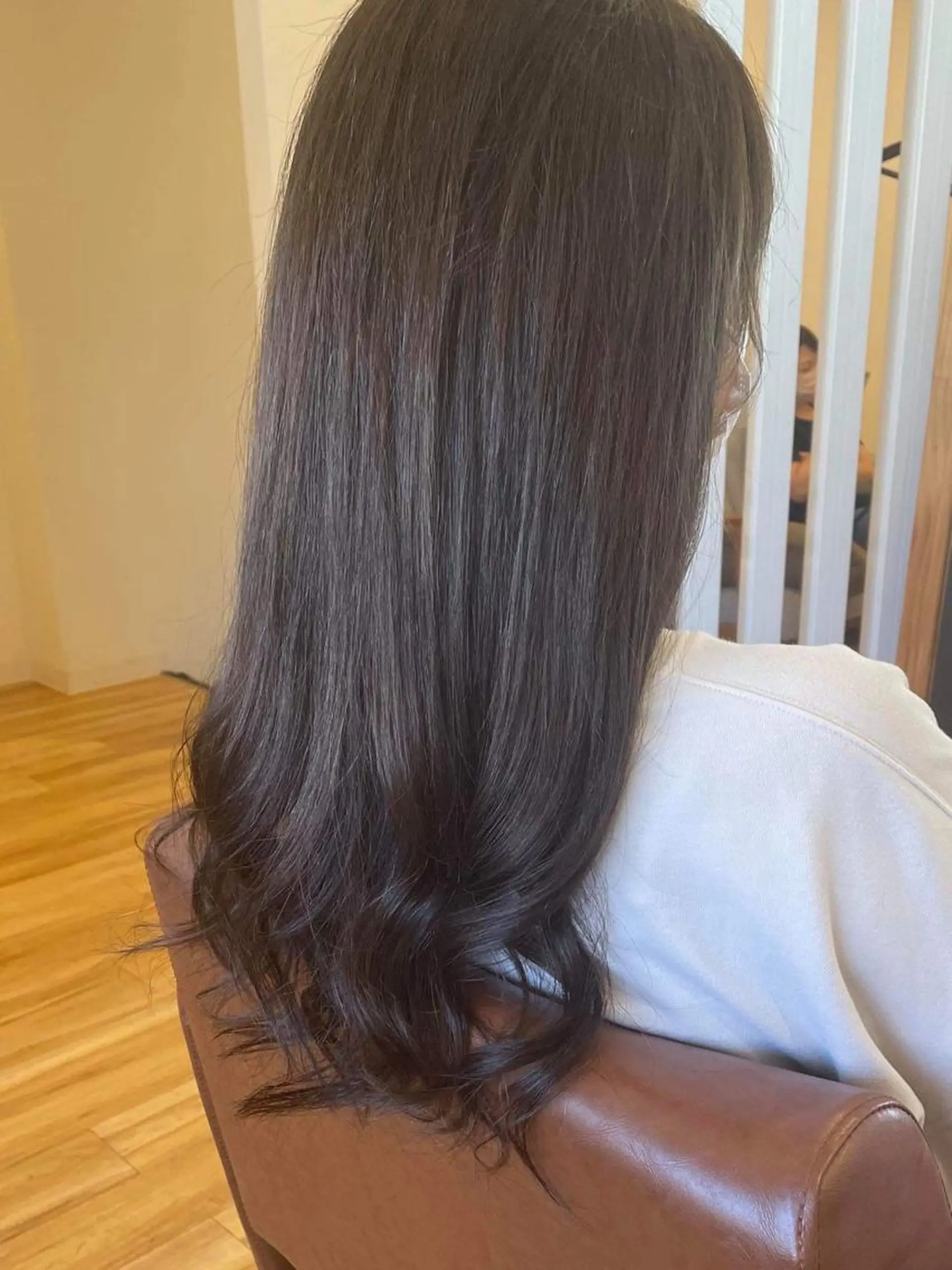 ロング カラー ベージュカラー ブリーチ ケアブリーチ 透明感カラー ダブルカラー ブリーチなしWカラー /酸性ストレート河本のヘアスタイル