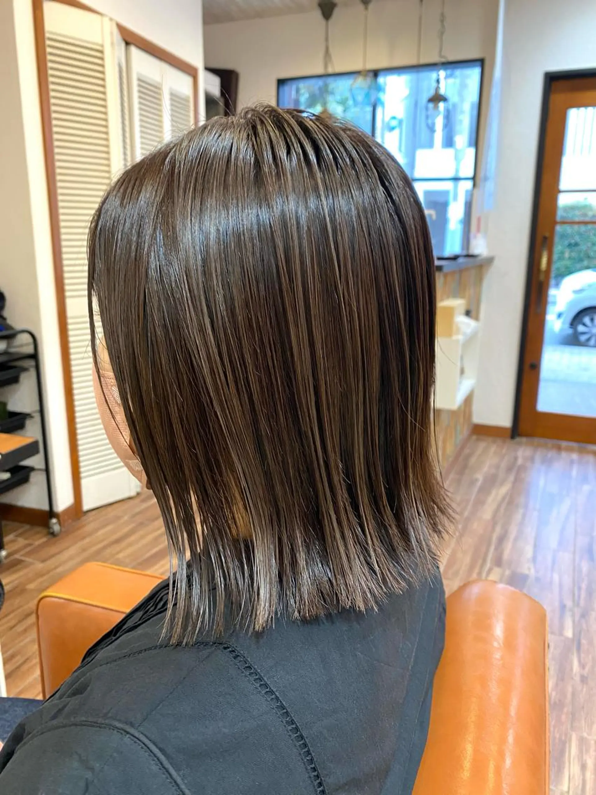 ミディアム カット ヘアカラー トリートメント くびれショート・ボブ カットorパーマ特化のヘアスタイル