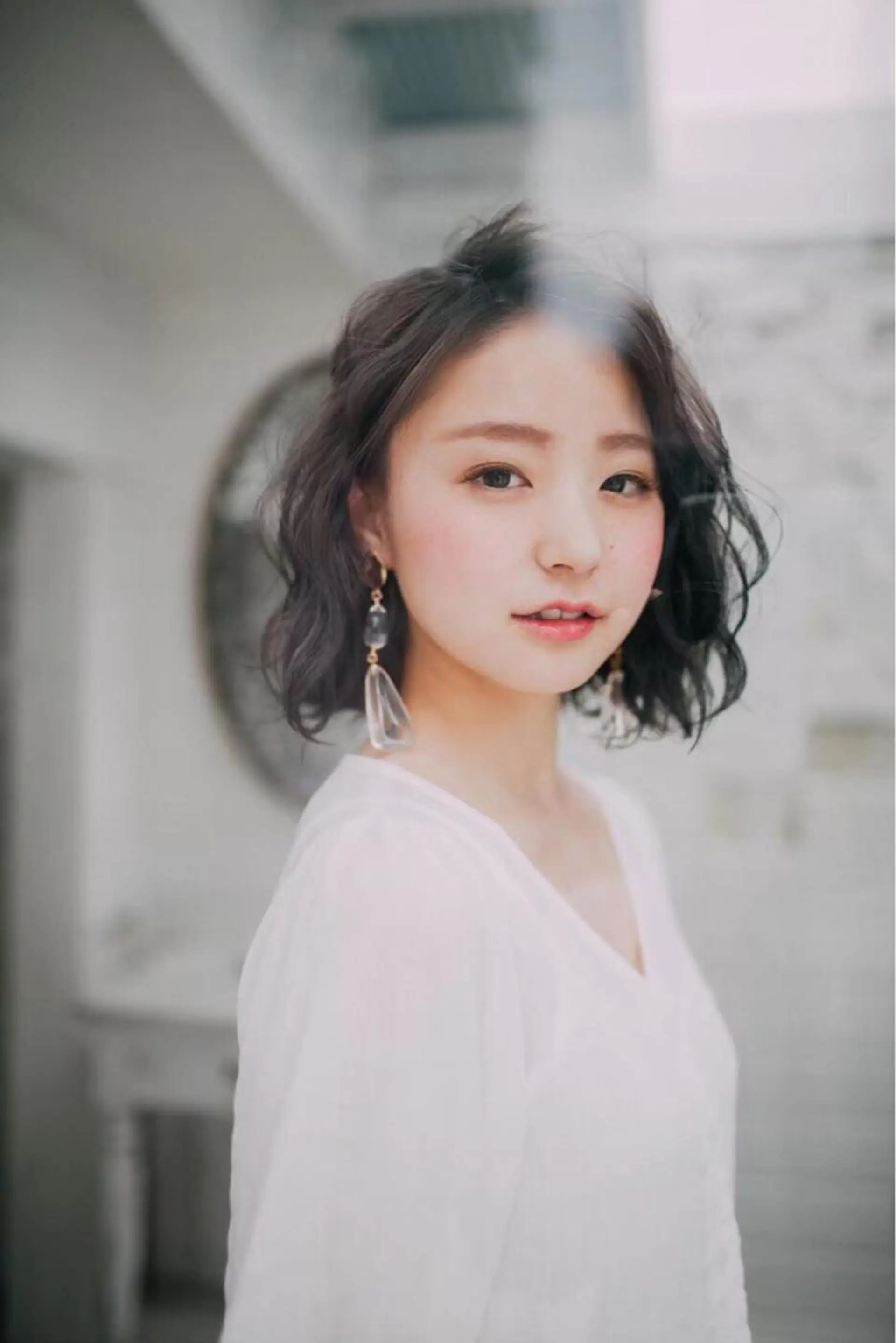 ミディアム 岡本 真実のヘアスタイル