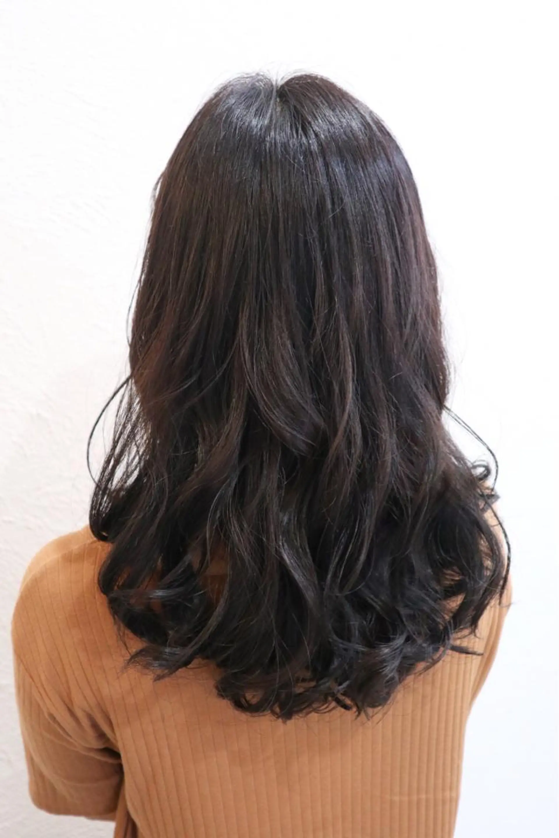 ロング カラー ブラウンカラー ダークブラウン バイオレットカラー カット ヘアカラー トリートメント ヘッドスパ 西村 ようこのヘアスタイル