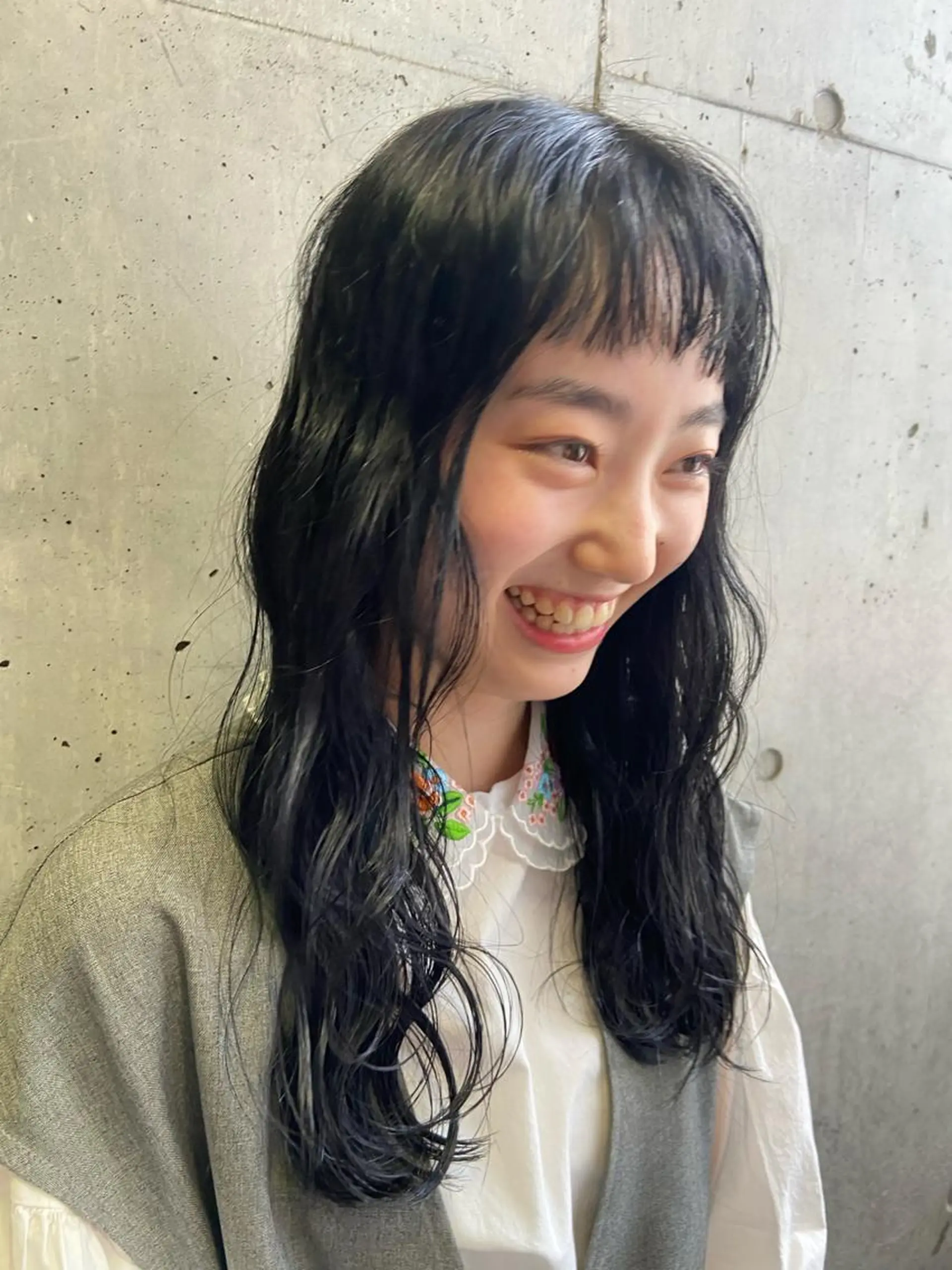 ロング カラー パーマ ヘアアレンジ Mirai 🧸のヘアスタイル