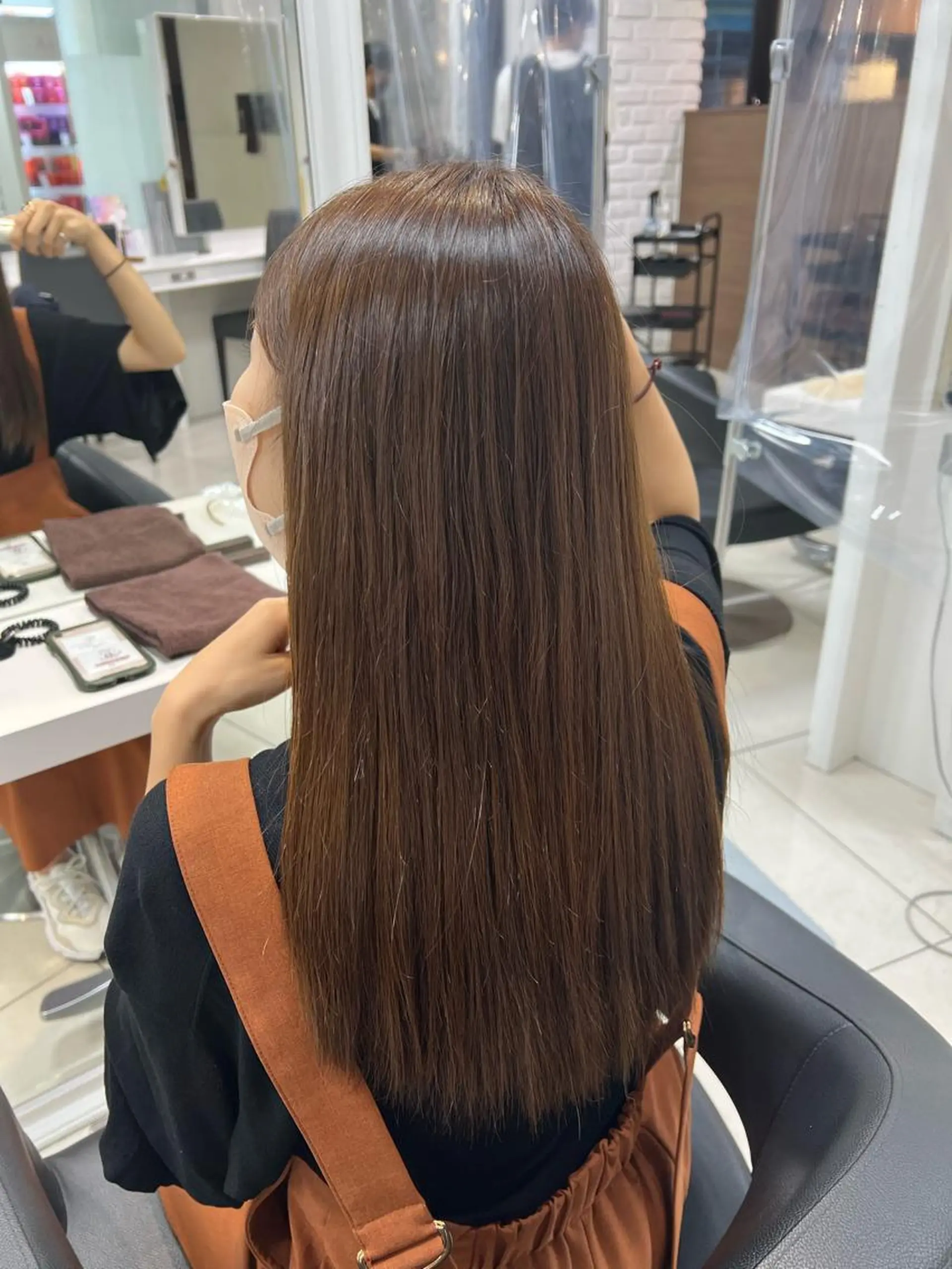 ロング カラー パーマ ブラウンカラー 透明感カラー イルミナカラー 縮毛矯正 【暖色カラー特化】 中山由梨のヘアスタイル