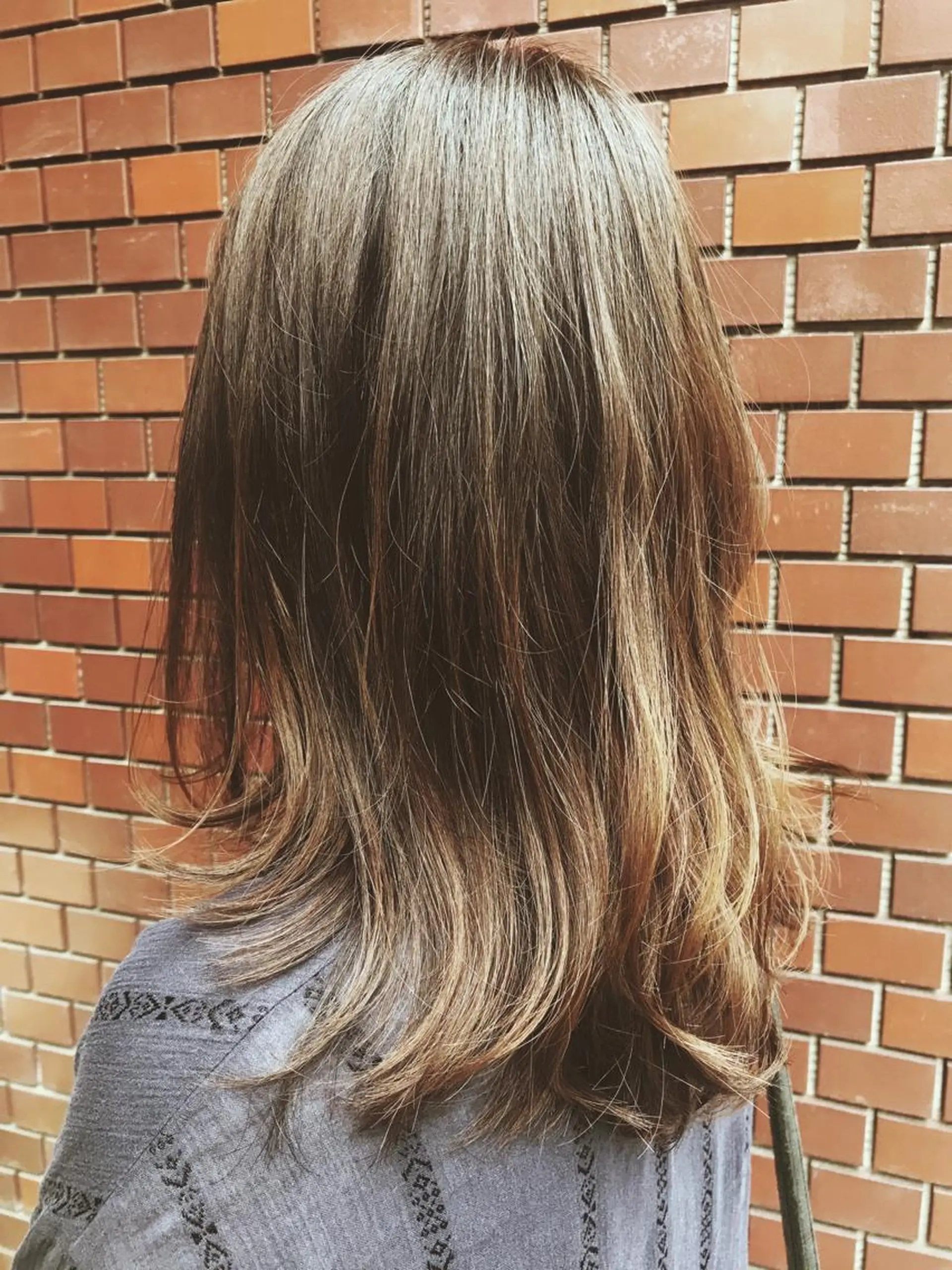 セミロング レイヤーカット カット ヘアカラー トリートメント さの あやねのヘアスタイル