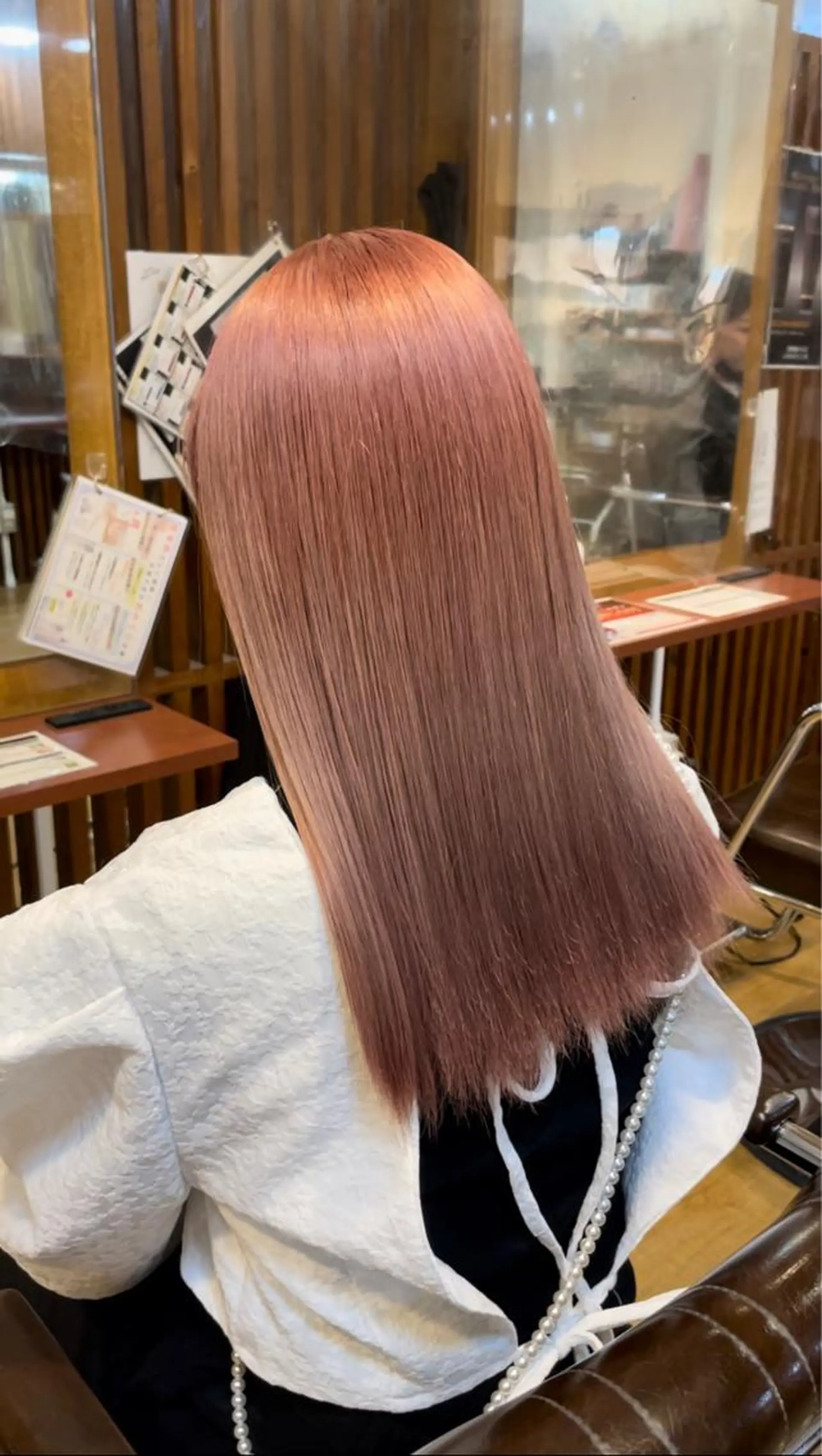 ロング カラー ベージュカラー ハイトーンカラー ピンクカラー ピンクベージュ バレイヤージュ/ハイ ライト/庄司鉄平のヘアスタイル