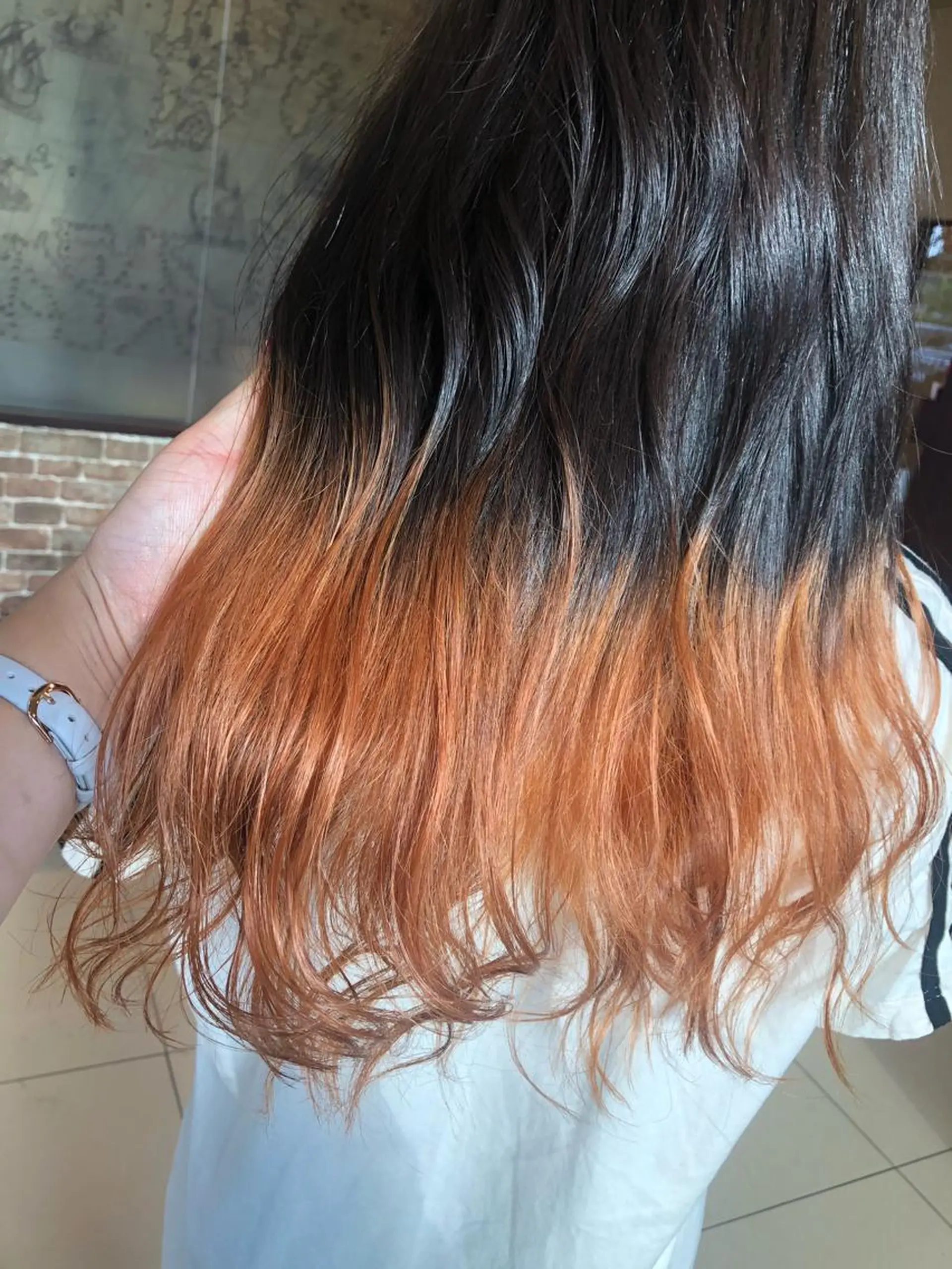 カラー ブリーチ オレンジ カワサキ ヒナコのヘアスタイル