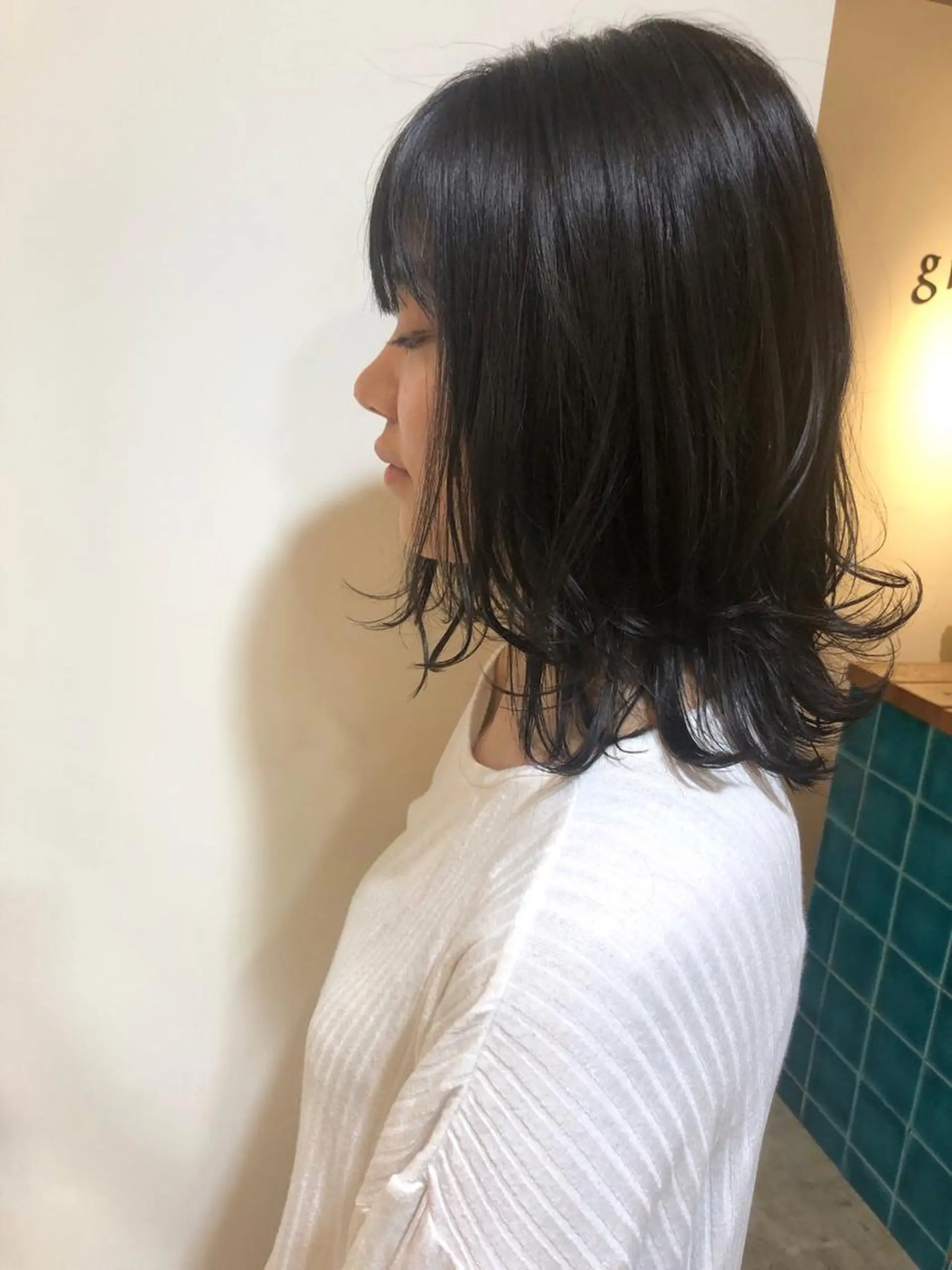 ミディアム カラー MIOベージュカラー 柔らかいカラーのヘアスタイル