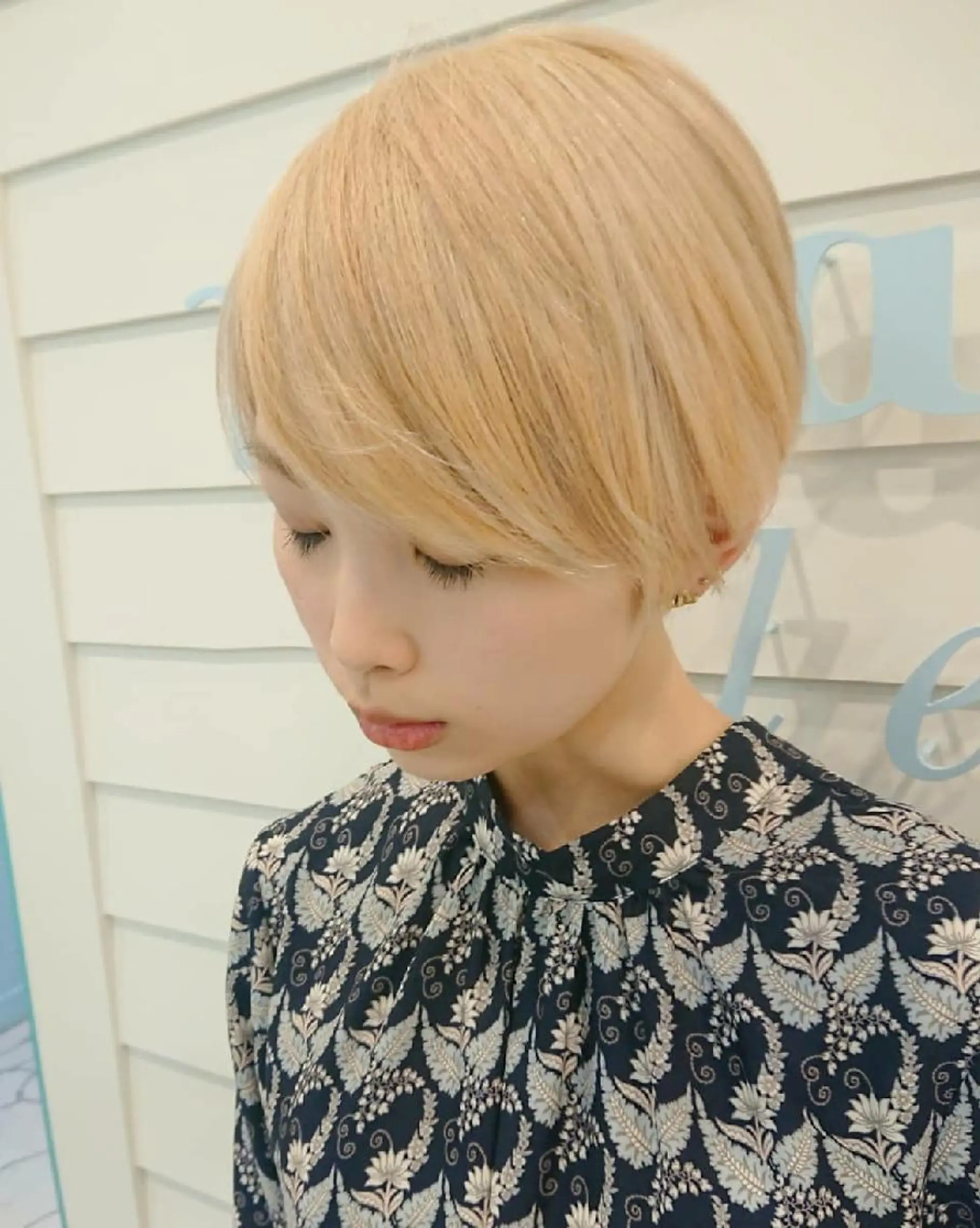 ショート カラー ショートボブ 抜きっぱなしブロンド イエローカラー ボブ ショートヘア カット ヘアカラー トリートメント 🐱higajo🐱 比嘉門(ヒガジョウ)のヘアスタイル