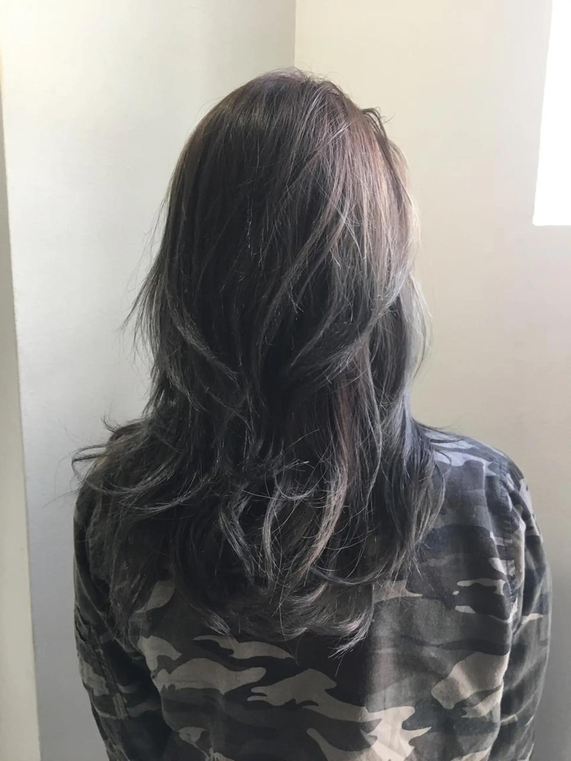 ロング カラー 平 ちひろのヘアスタイル