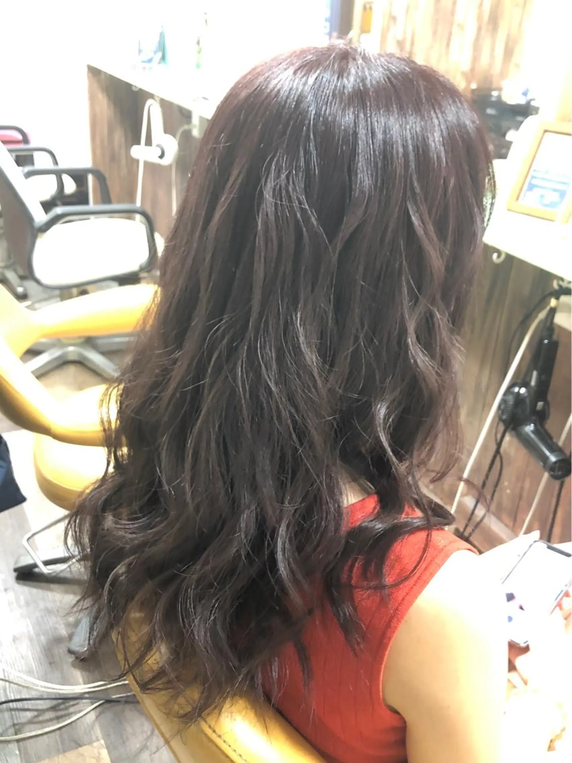 カラー みやもと まなみのヘアスタイル