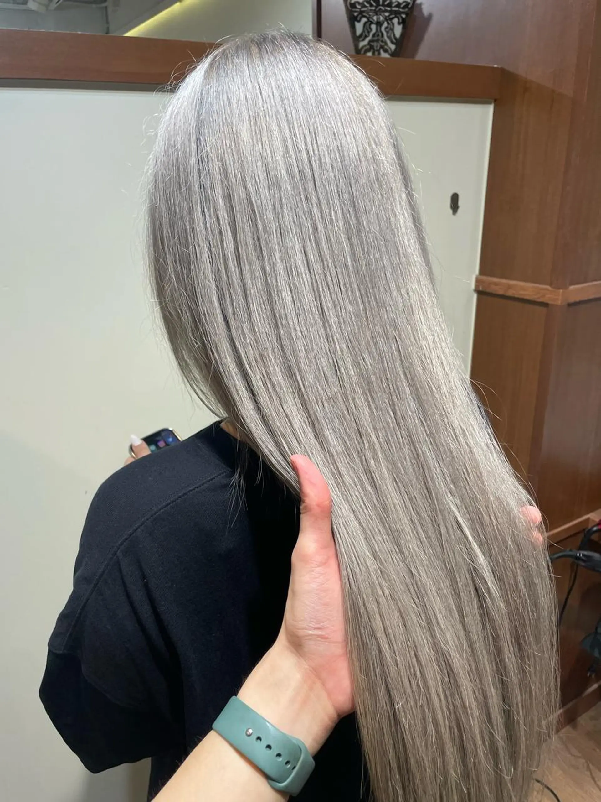 ロング カラー ブリーチ ケアブリーチ デザインカラー ハイライトカラー インナーカラー ヘアカラー トリートメント 羽田翔大/ブリーチ/ ボブカット/店長のヘアスタイル