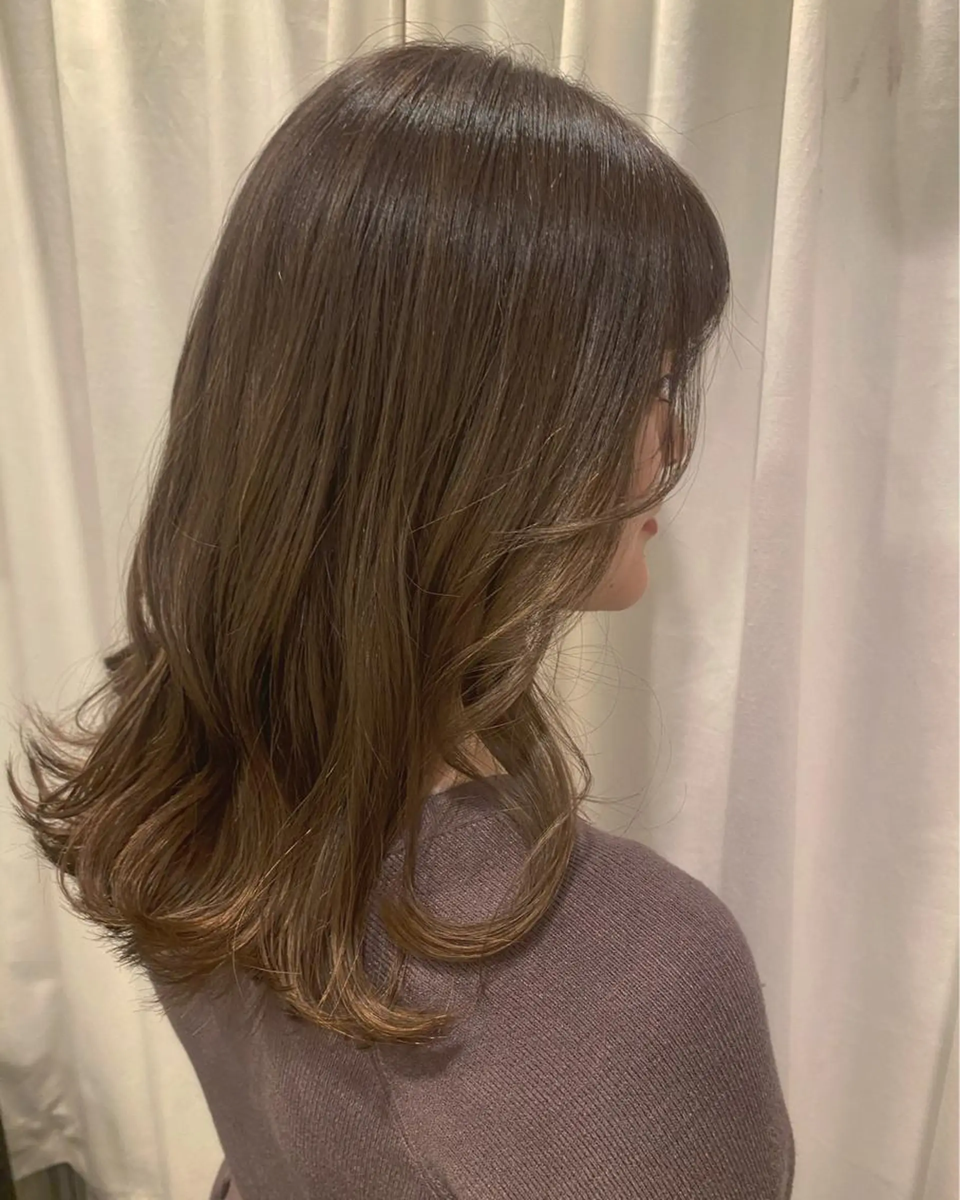 ミディアム カラー ベージュカラー ミルクティーベージュ 石野 友唯のヘアスタイル