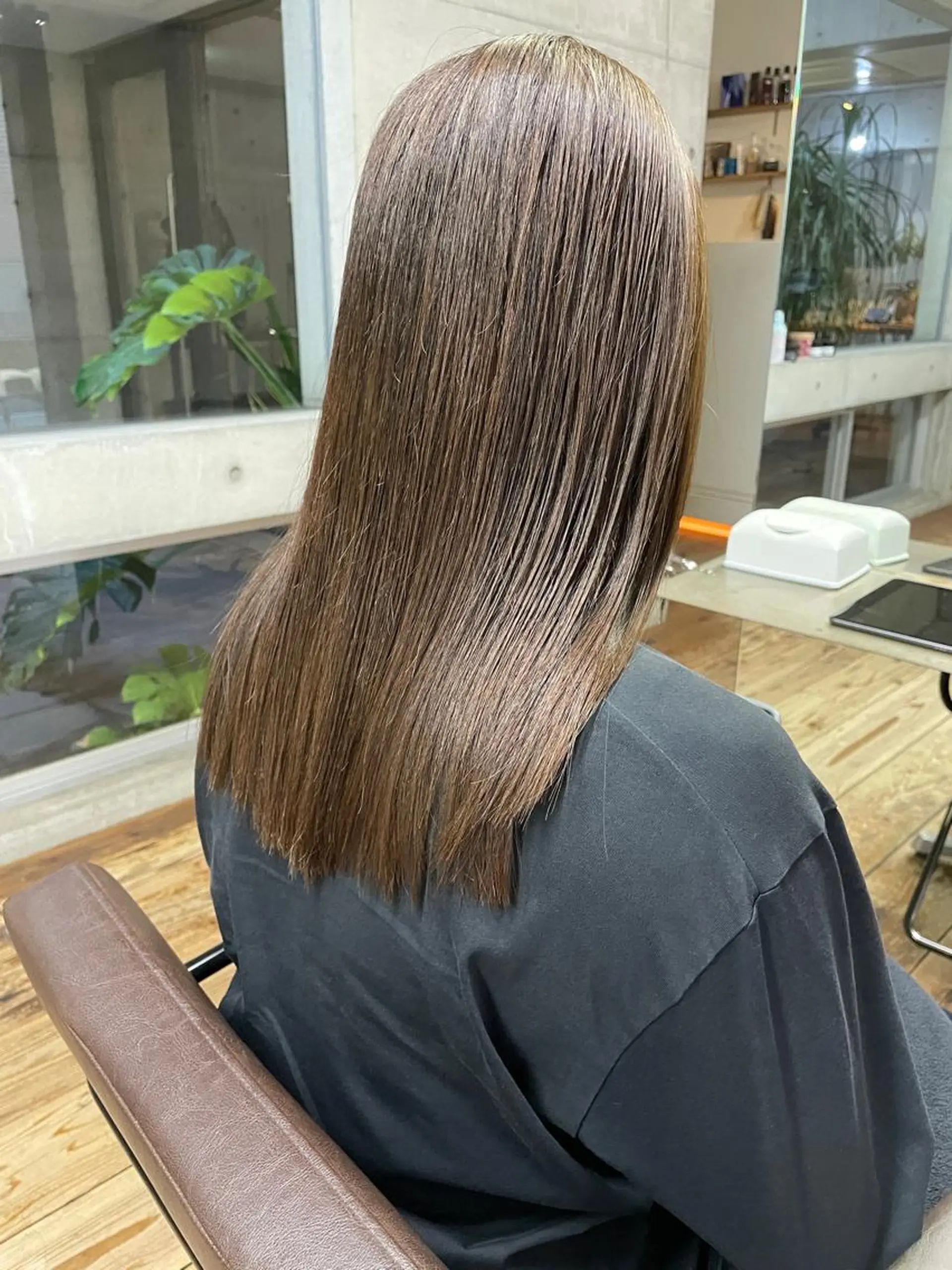 セミロング カラー ベージュカラー ブリーチ グレージュ ブリーチなしカラー ピンクカラー ROUTE KOUTAのヘアスタイル