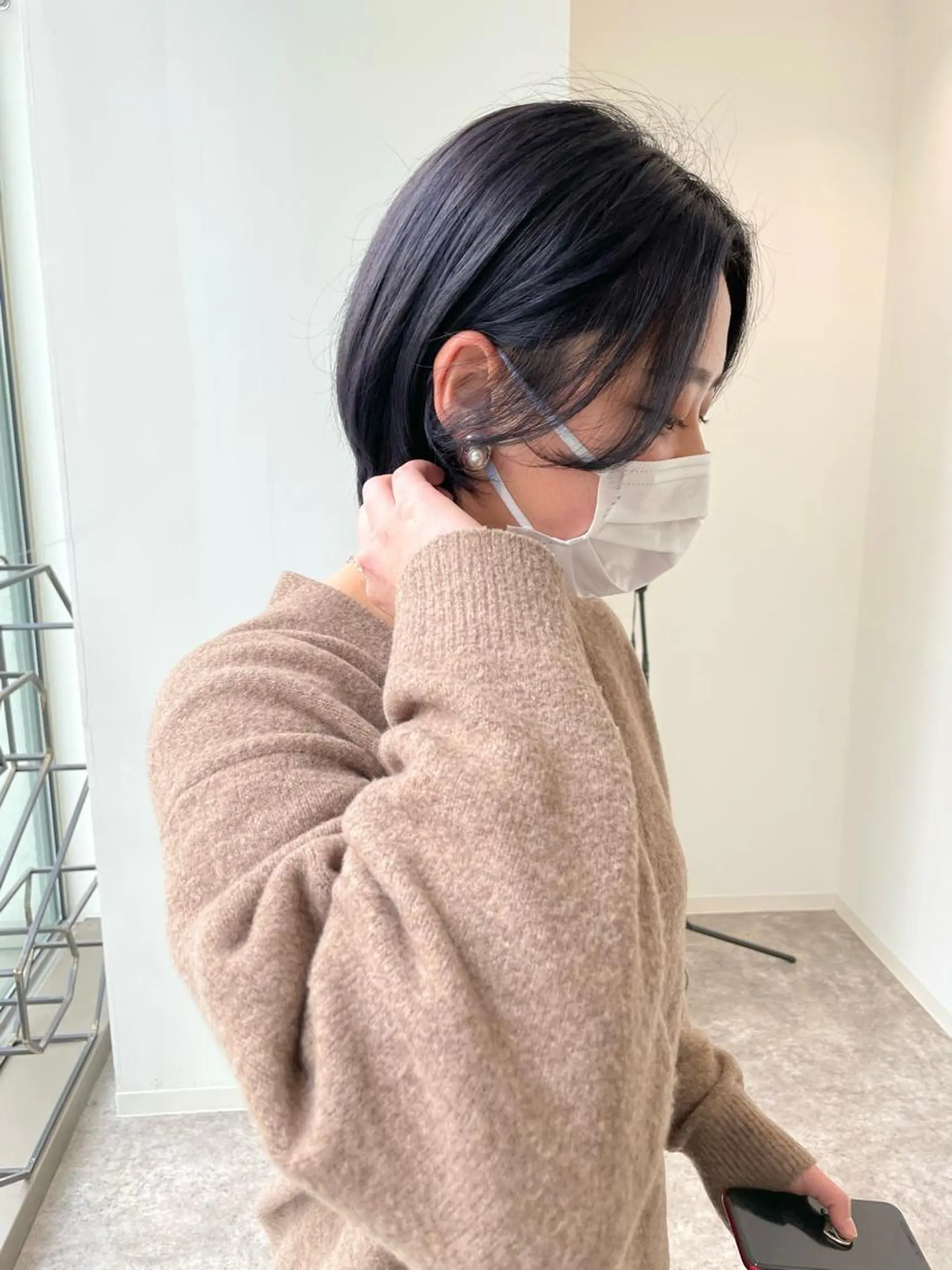 ショート カラー ブリーチ ブルーカラー ネイビーカラー 岩戸 新のヘアスタイル