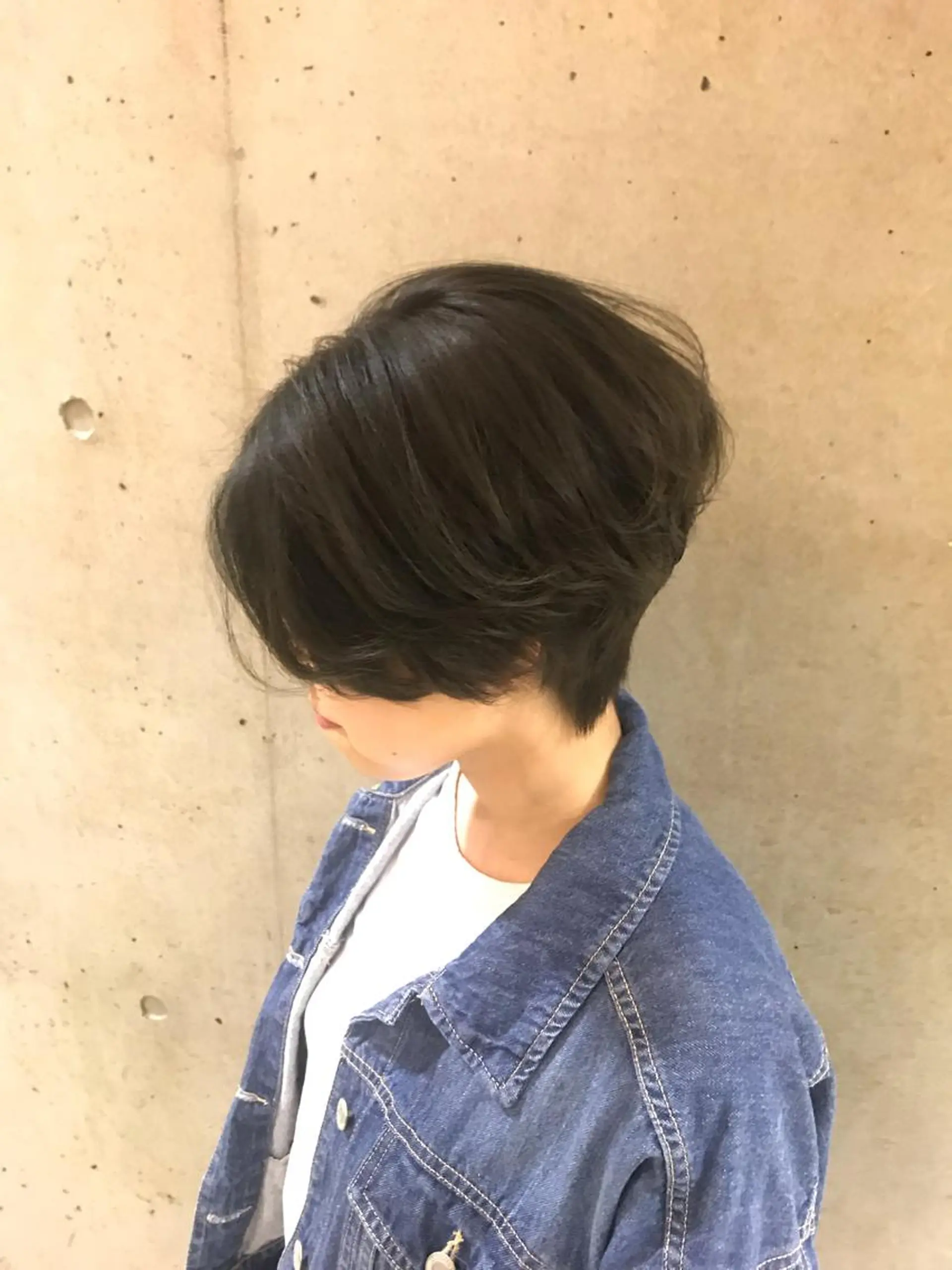 ショート カラー 一ノ瀬 蘭のヘアスタイル