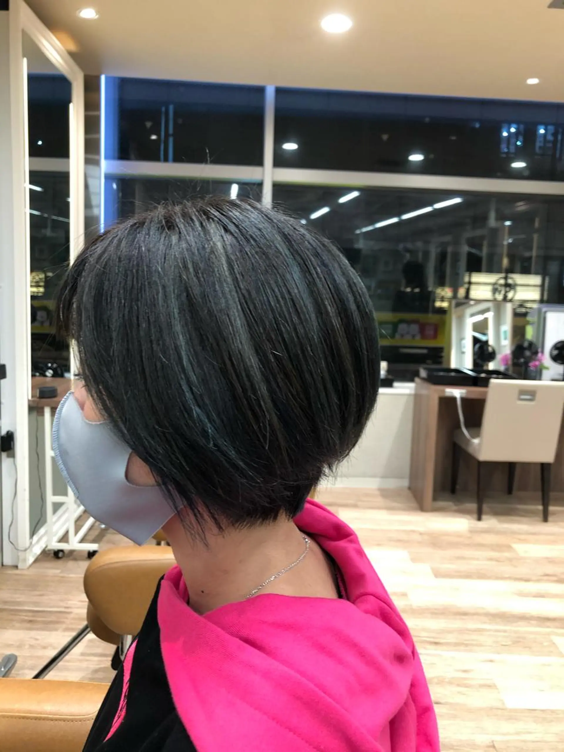 ショート カラー 黒髪 ブルーカラー ブルーブラック ハイライトカラー ハイライト dogstar小林諒 パーマ/レイヤーのヘアスタイル