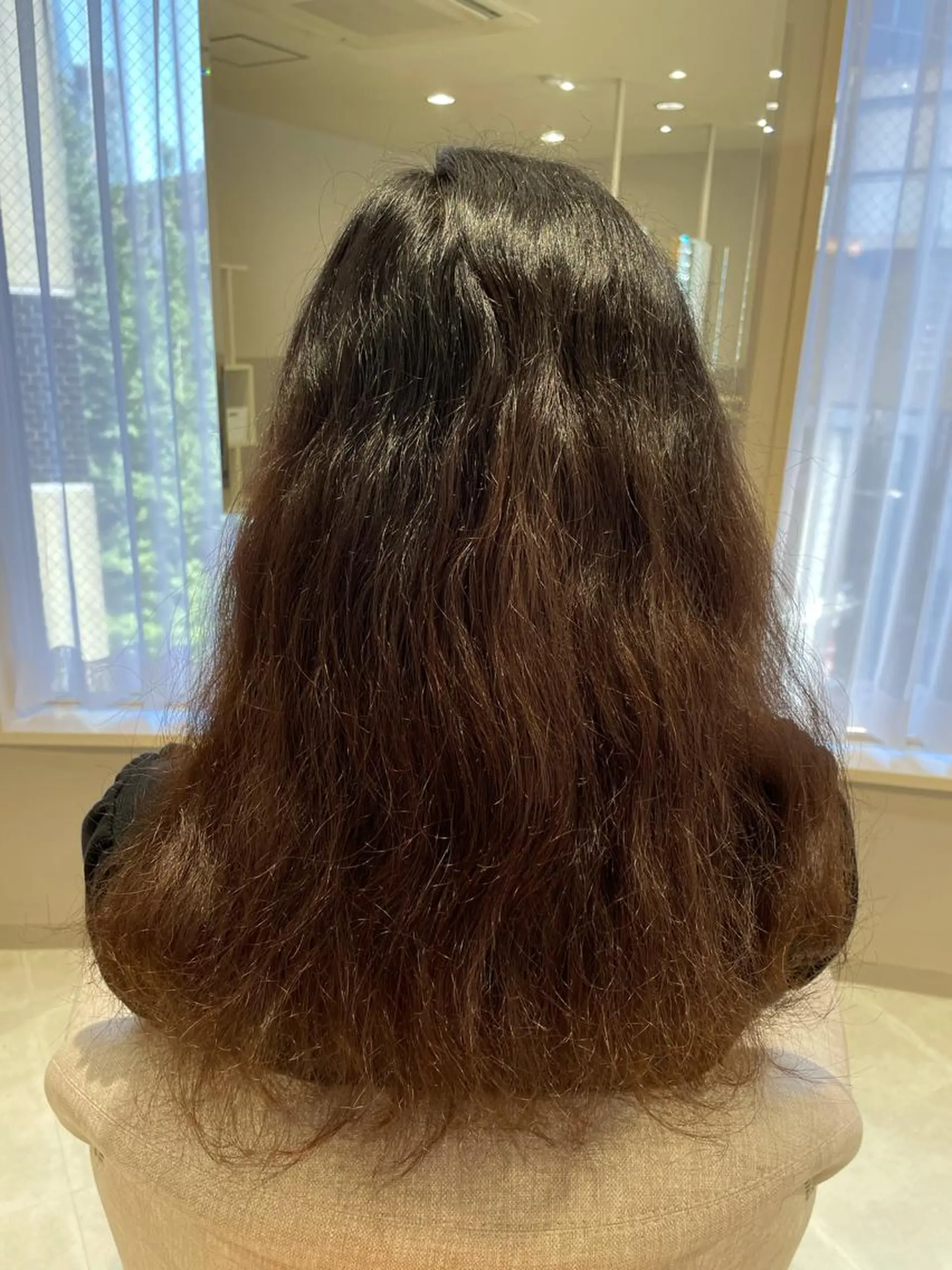 セミロング 髪質改善お任せ ください♪ひとみのヘアスタイル