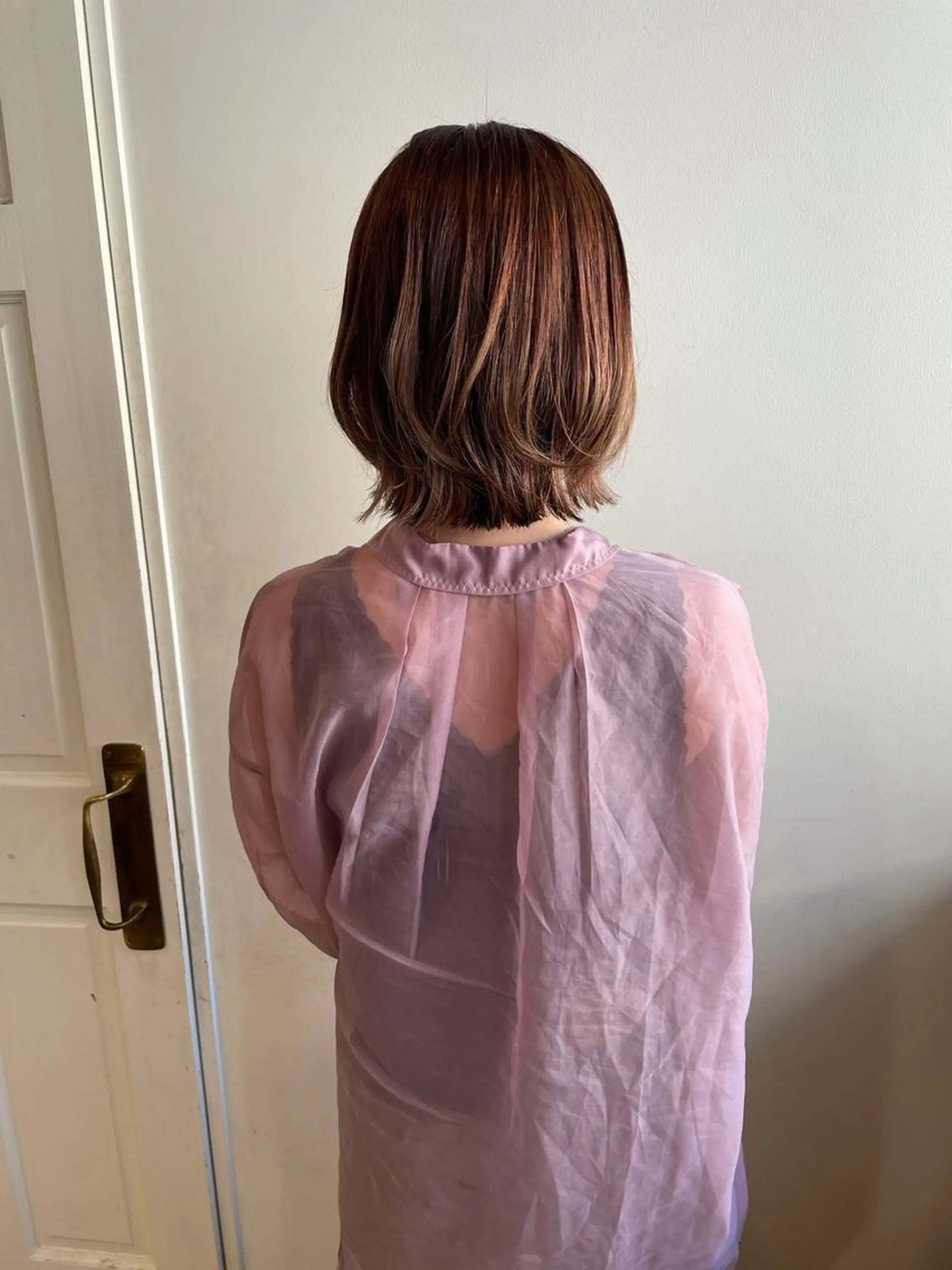 ミディアム カラー カット ヘアカラー トリートメント MIOベージュカラー 柔らかいカラーのヘアスタイル