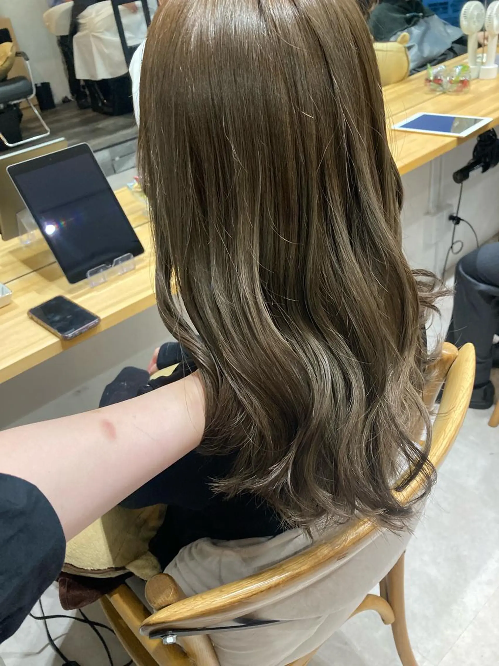 セミロング ヘアカラー トリートメント ✨色持ちの良い艶 カラー✨蟹江真世のヘアスタイル