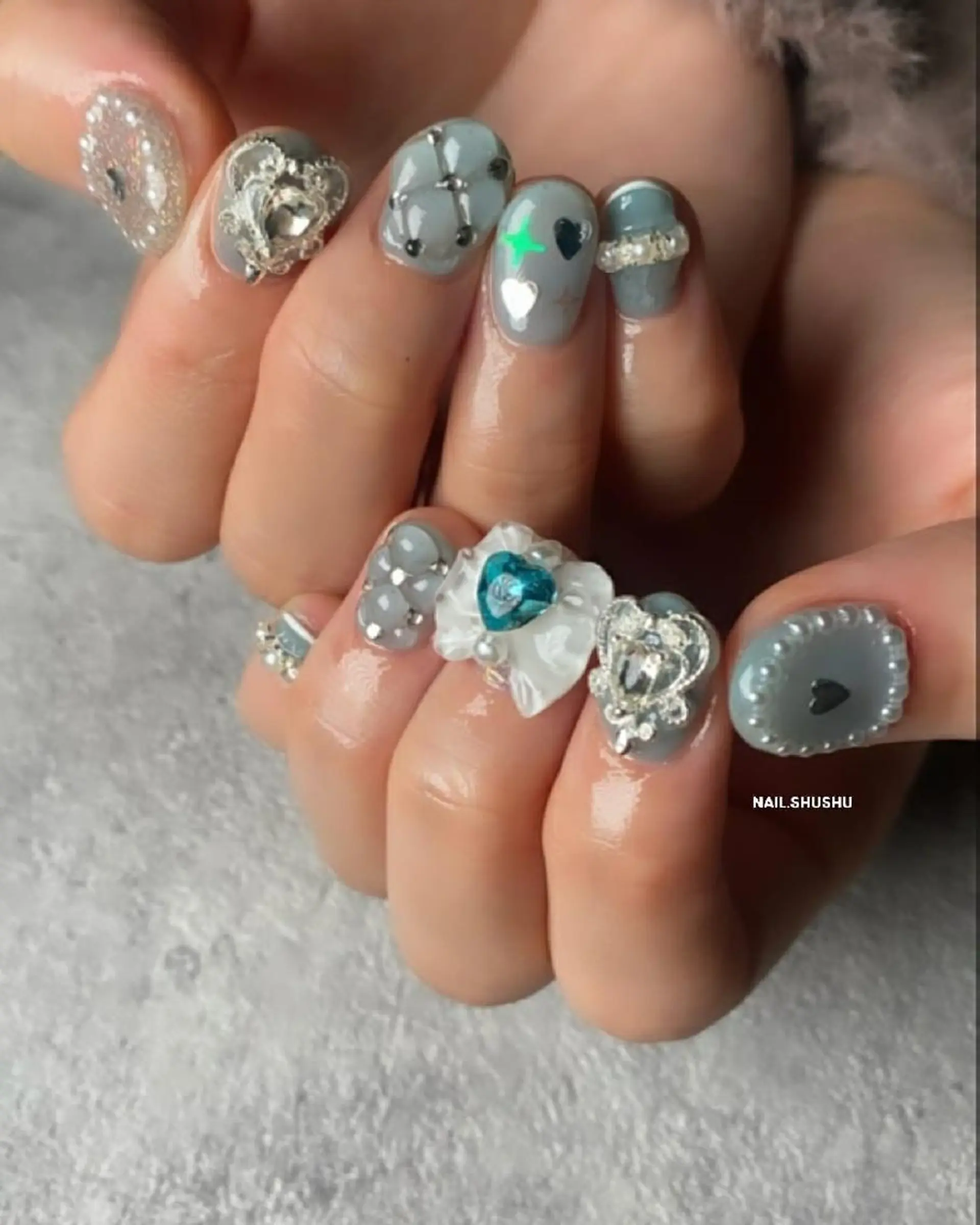 ネイル 持ち込み ニュアンスネイル ワンカラーネイル シンプルネイル バレンタイン 3dパーツ/流行り 👧shushu❤️のネイルデザイン