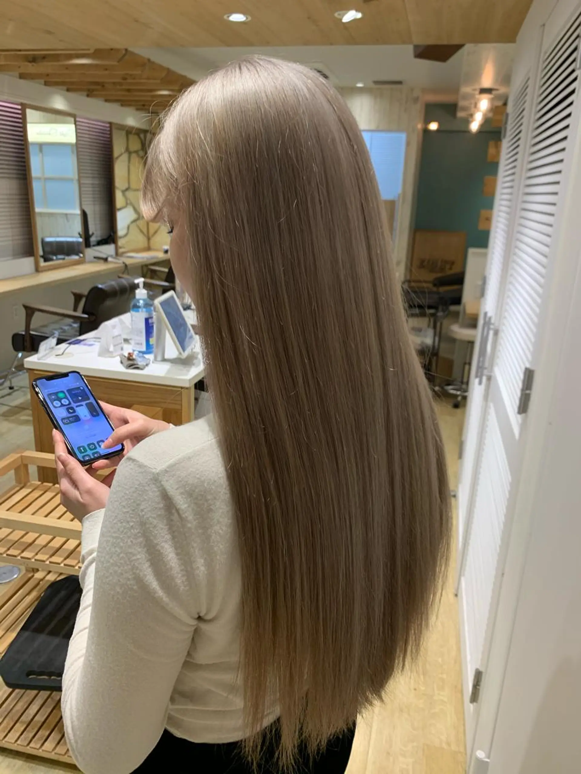 ロング ヘアカラー トリートメント 渋谷ハイトーン/ デザインカラー阿部のヘアスタイル