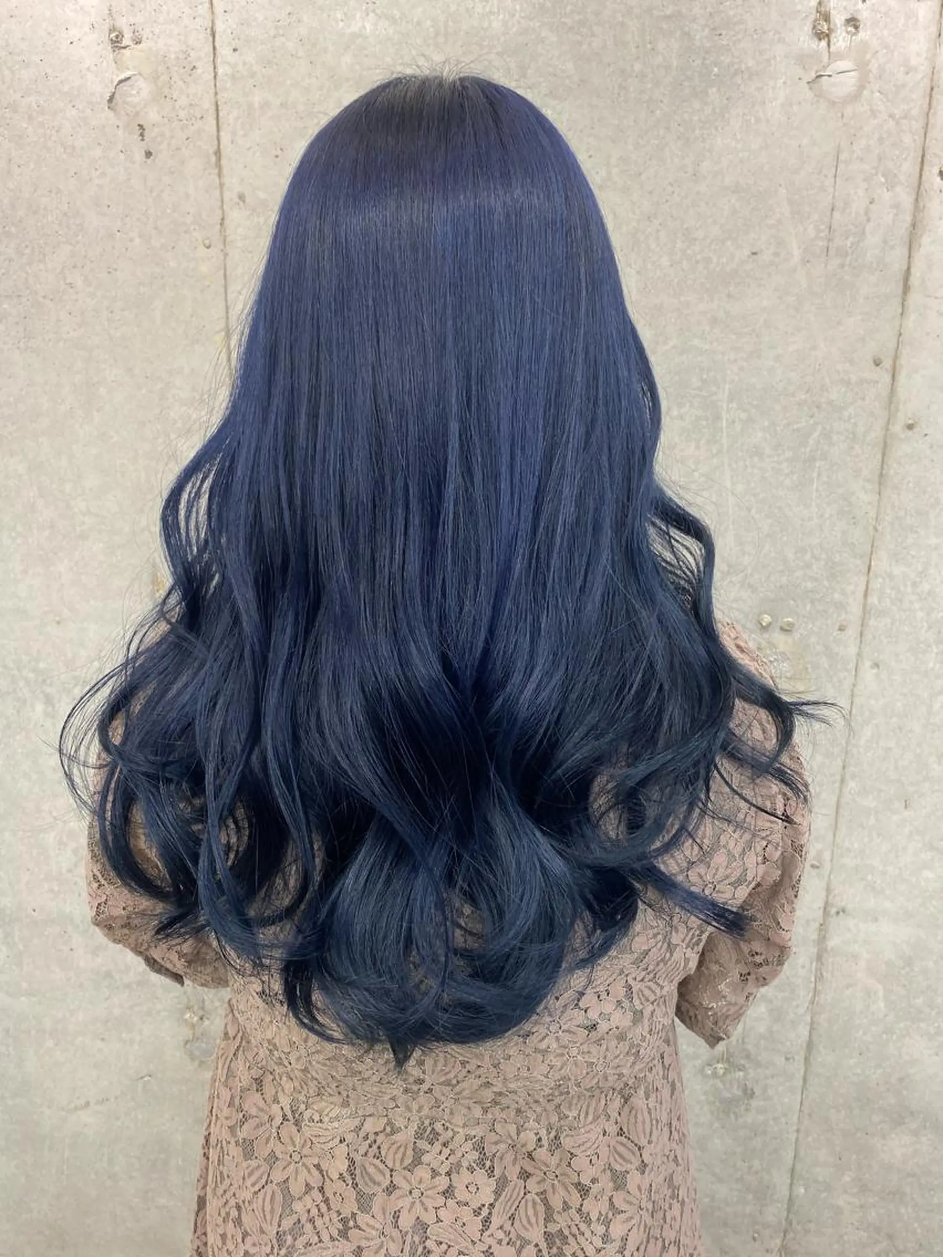 ロング カラー オリーブ/アッシュ やわらか透明感カラーのヘアスタイル