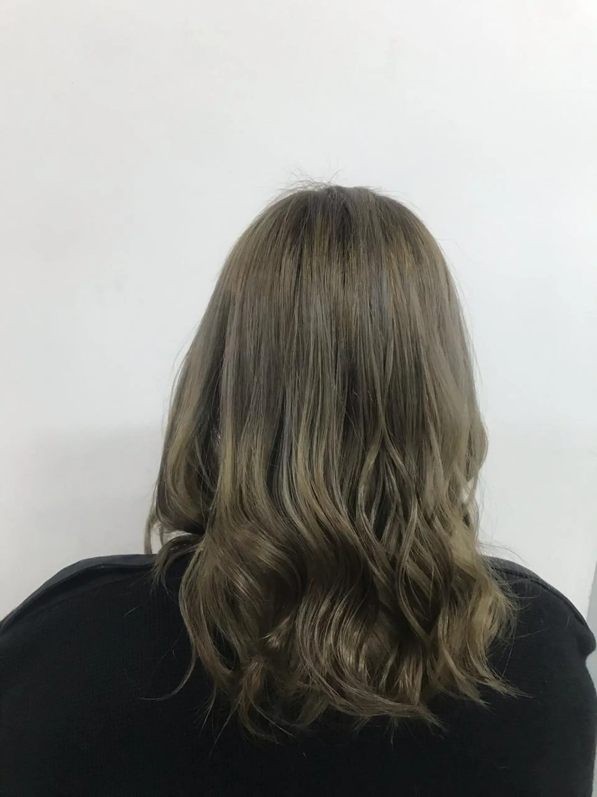 セミロング カラー 🎀きつない みゆ🎀のヘアスタイル