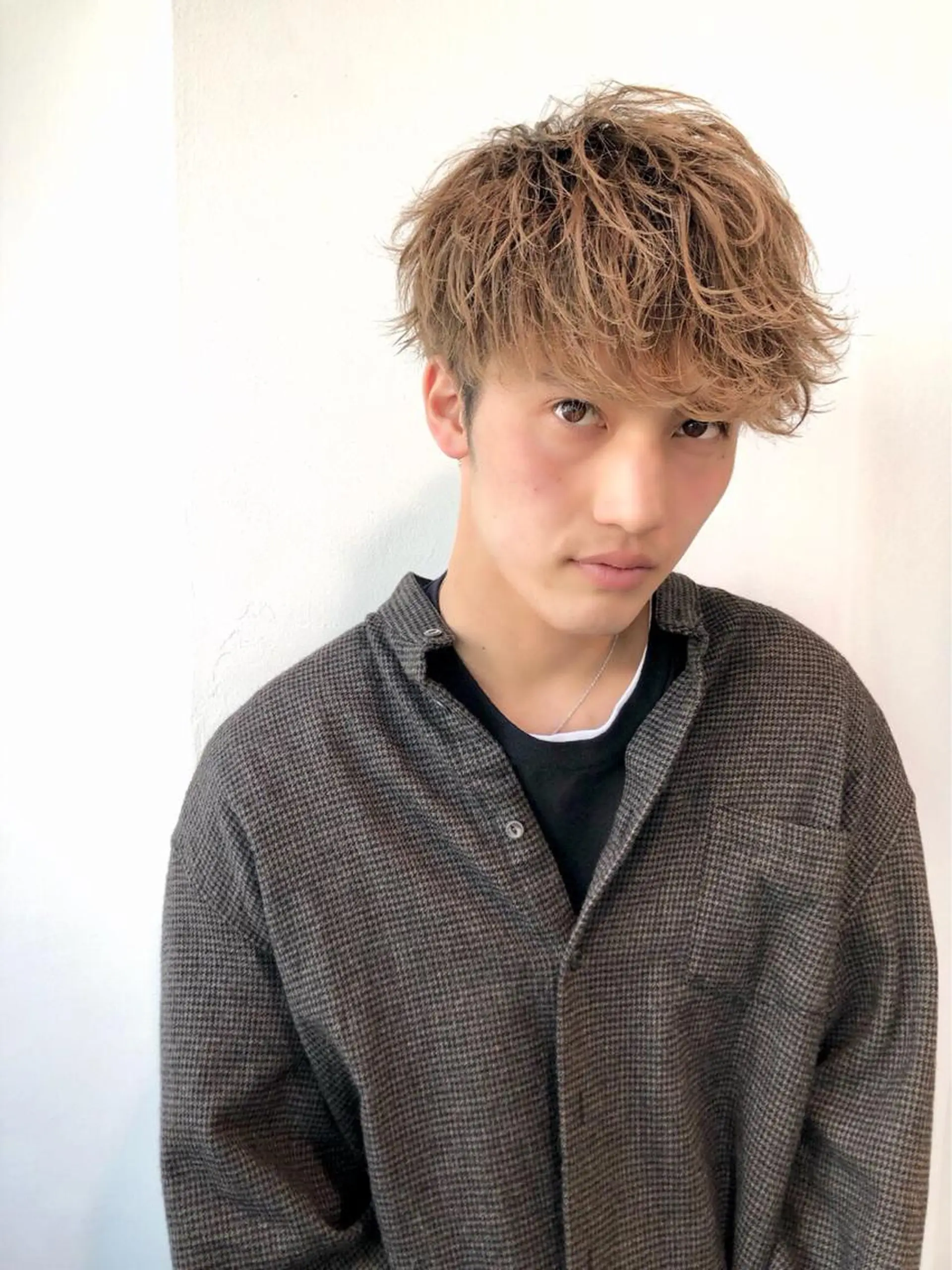 ショート カラー パーマ メンズ メンズパーマ ベージュグレージュ 💕しゅーじ💕のヘアスタイル