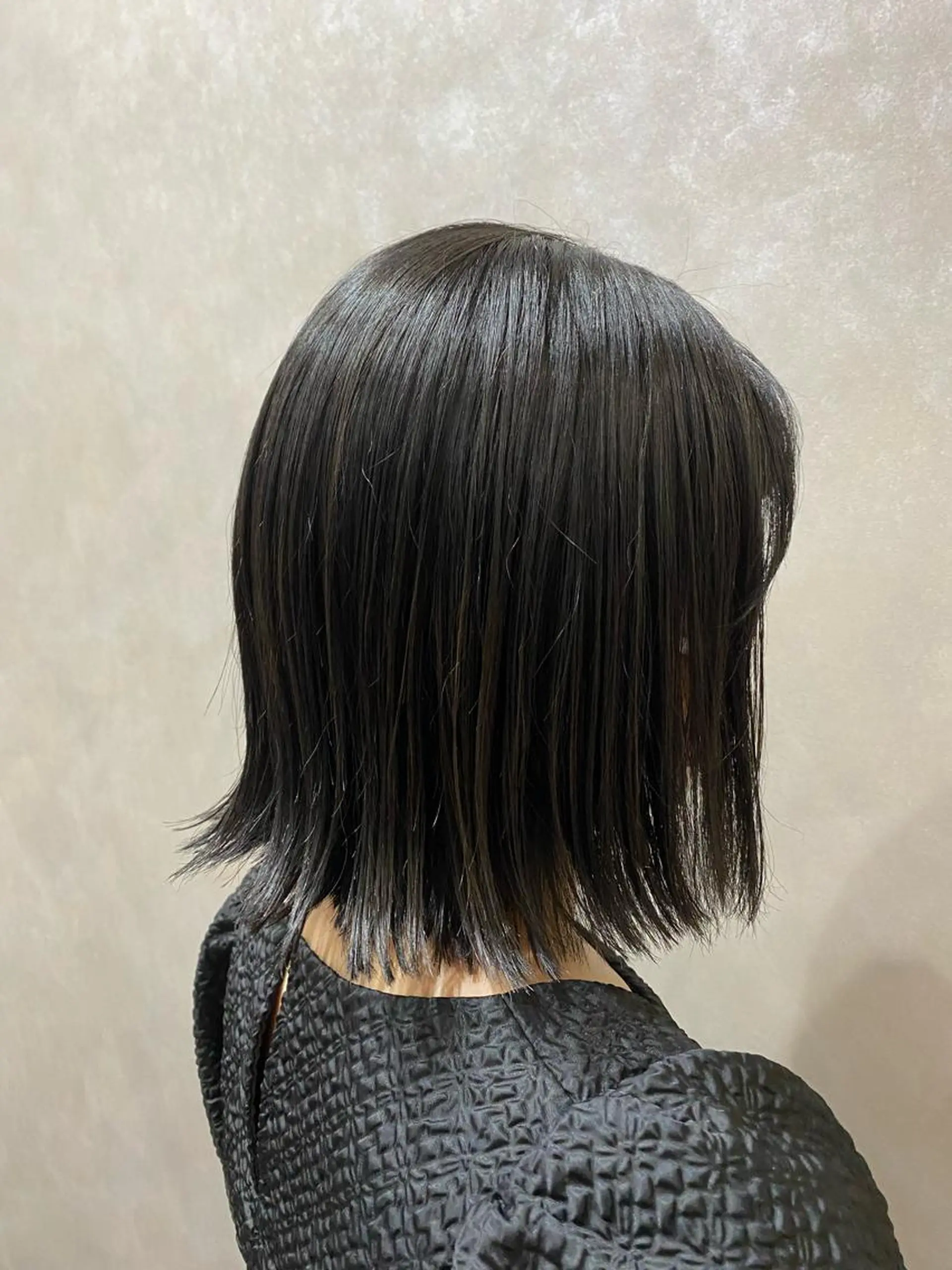 ミディアム ボブ カット ヘアカラー トリートメント 大人かわいい×艶髪 🤍塩川のヘアスタイル