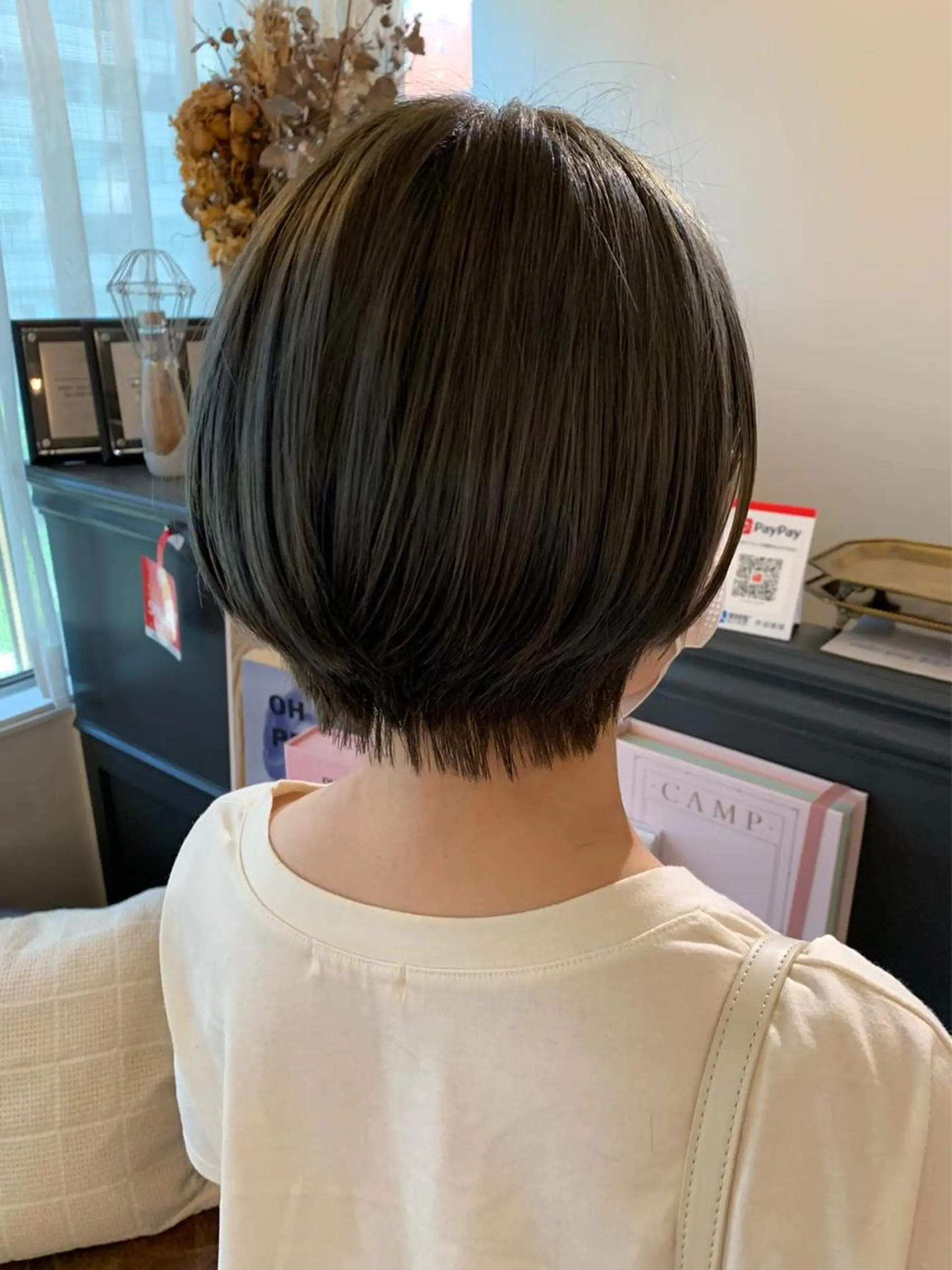 ショート カラー 安村 美奈のヘアスタイル