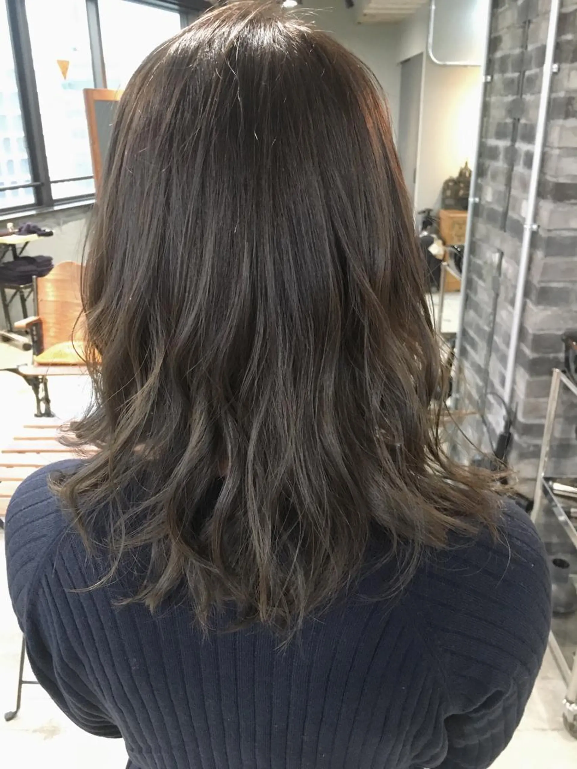 セミロング カラー パーマ ブリーチ 透明感カラー グレージュ ブリーチなしカラー オレンジ 代表 中島貴志のヘアスタイル