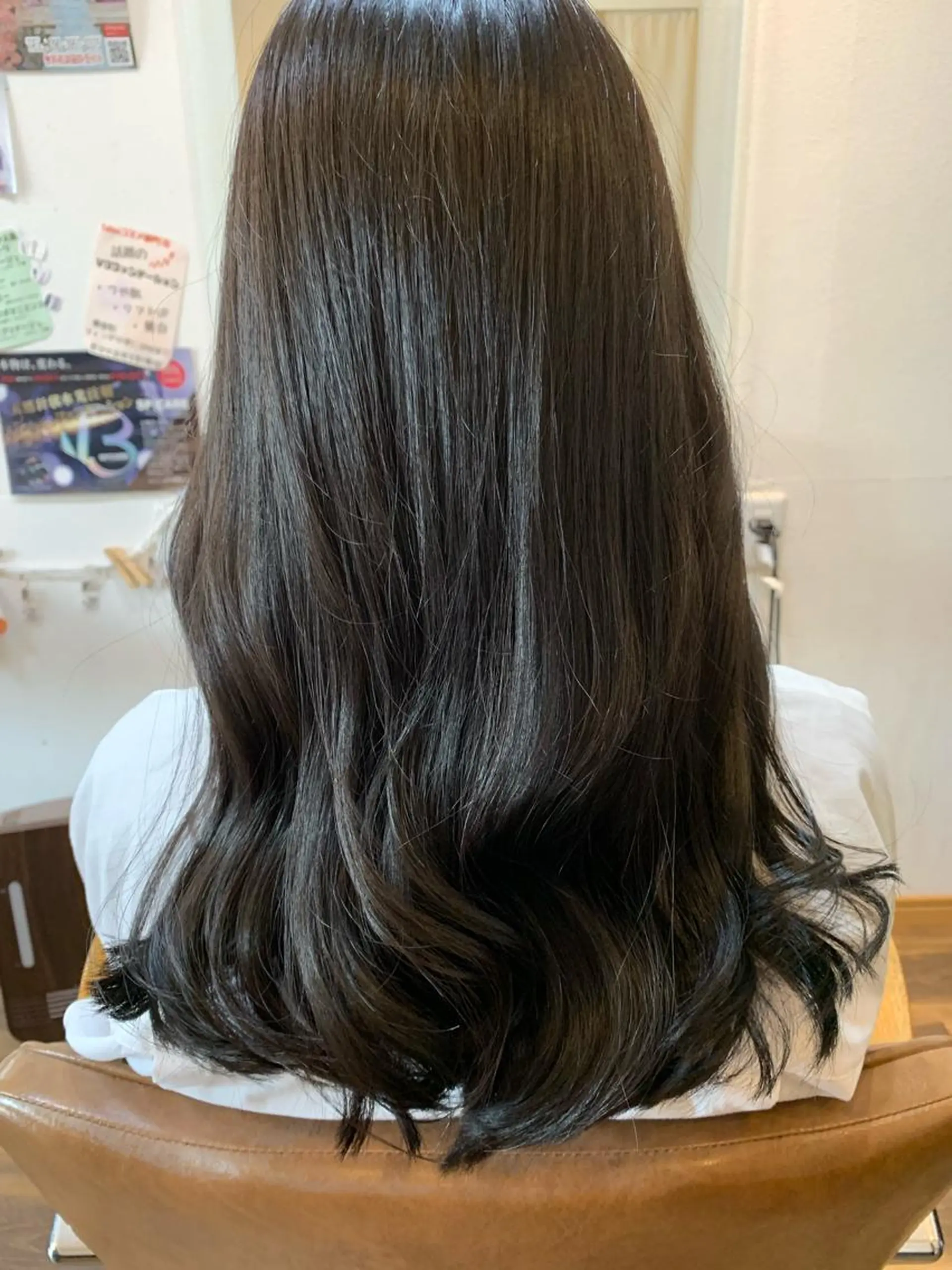 ロング カラー アッシュ 石川 奈緒子のヘアスタイル