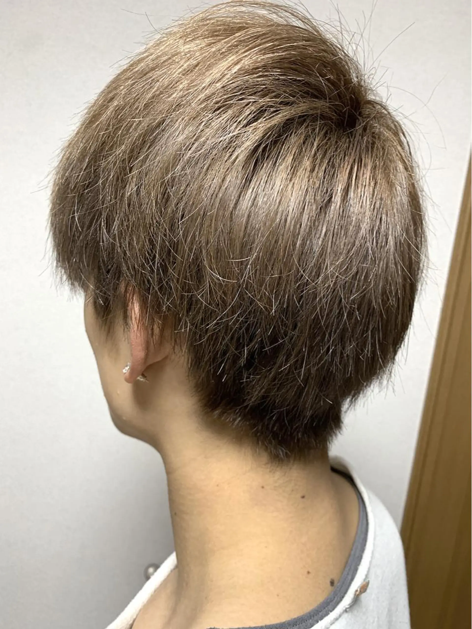 ショート アッシュ ヘアカラー ayaka 大宮のヘアスタイル