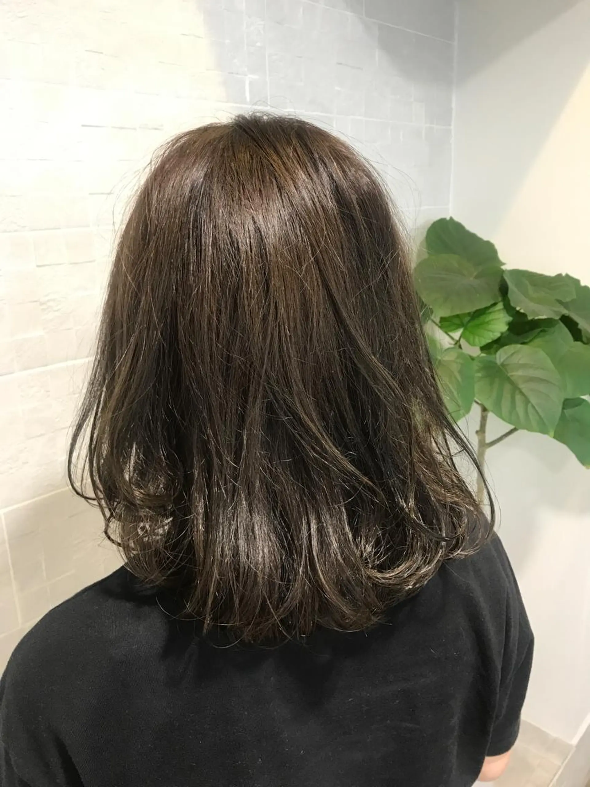 ミディアム カラー パーマ アディクシーカラー アッシュ ブリーチ特化 梅田本多翔のヘアスタイル