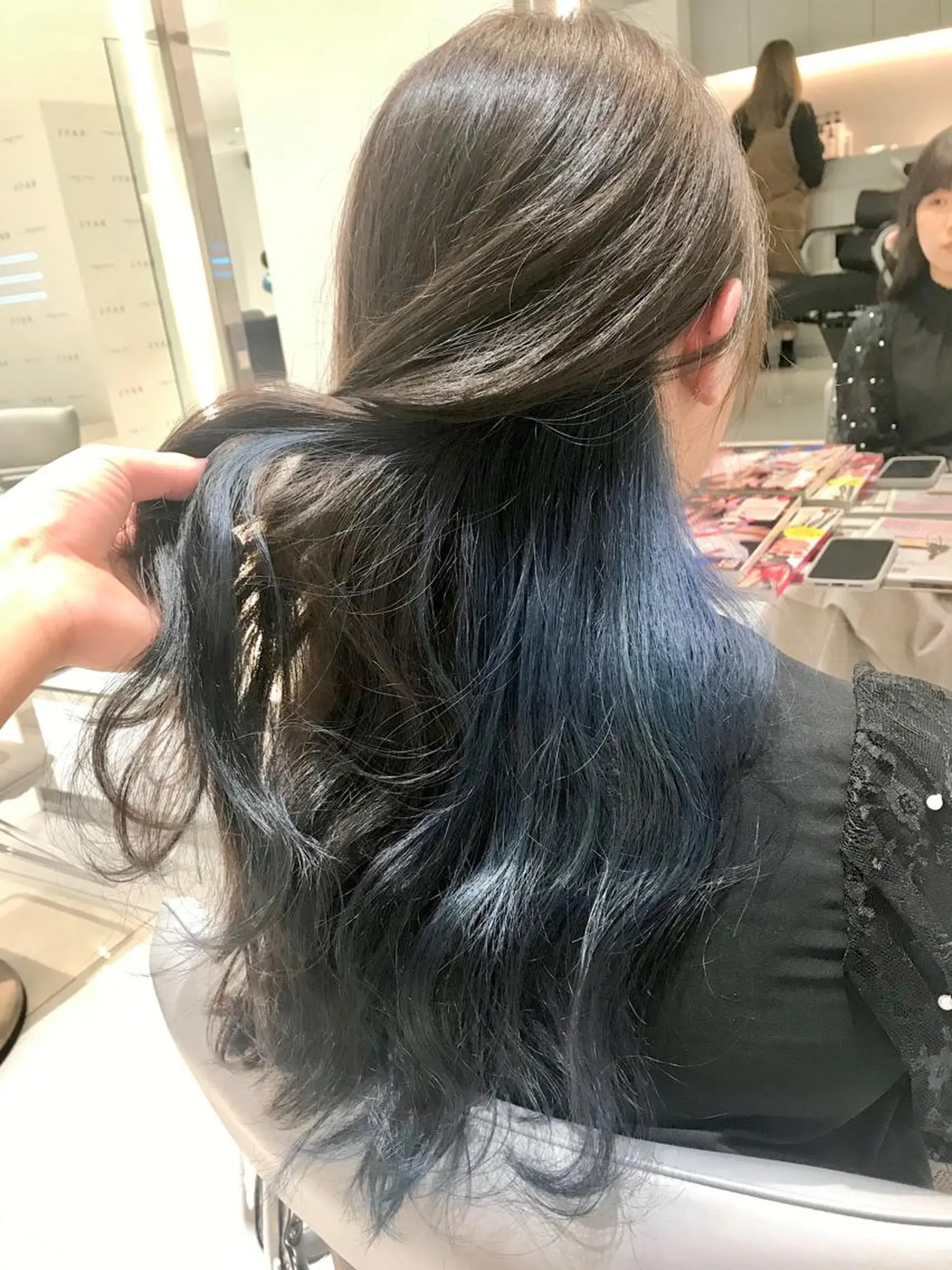 セミロング 加藤 憂のヘアスタイル